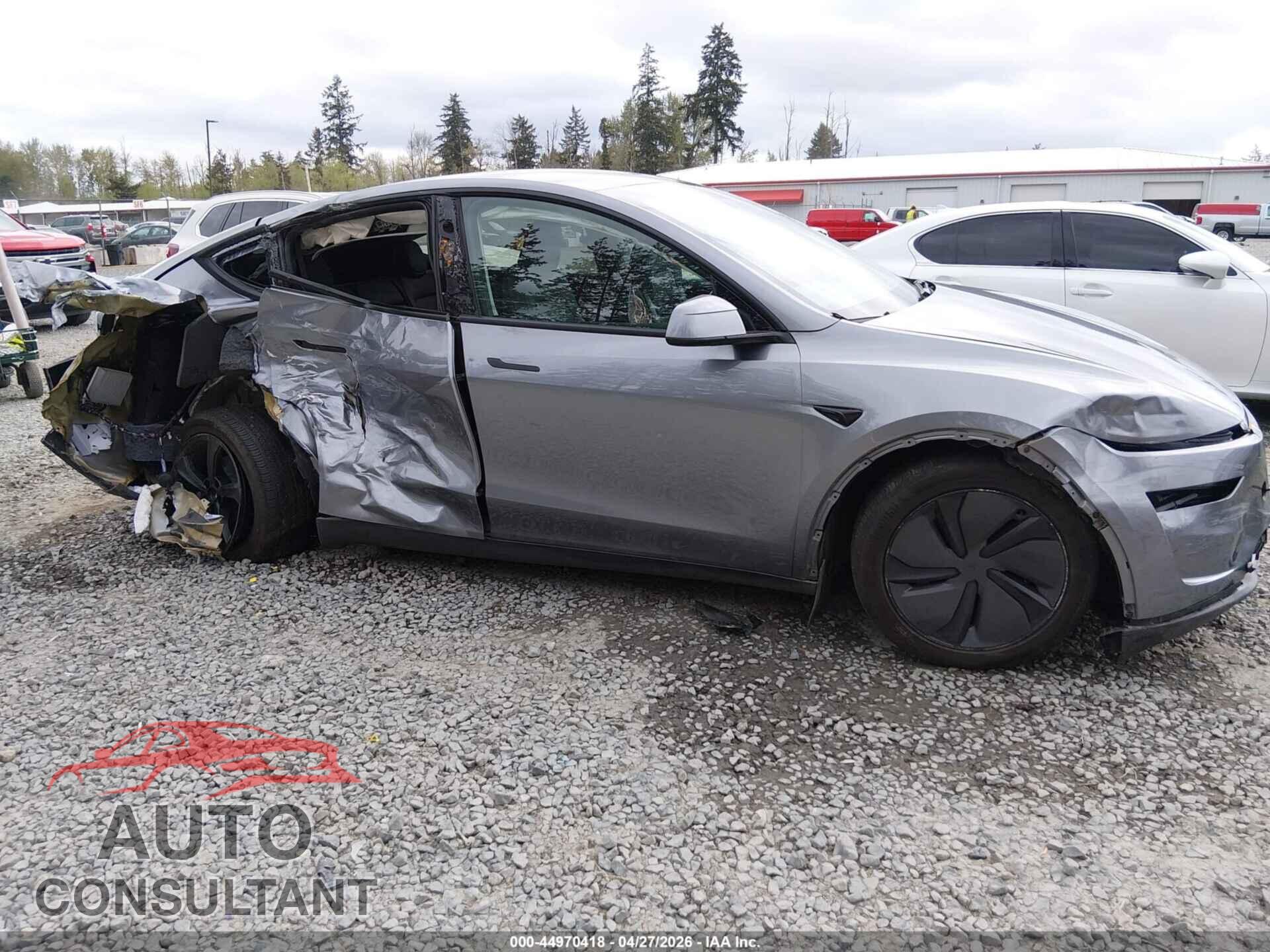 TESLA MODEL Y 2026 - 7SAYGDED6TF391195