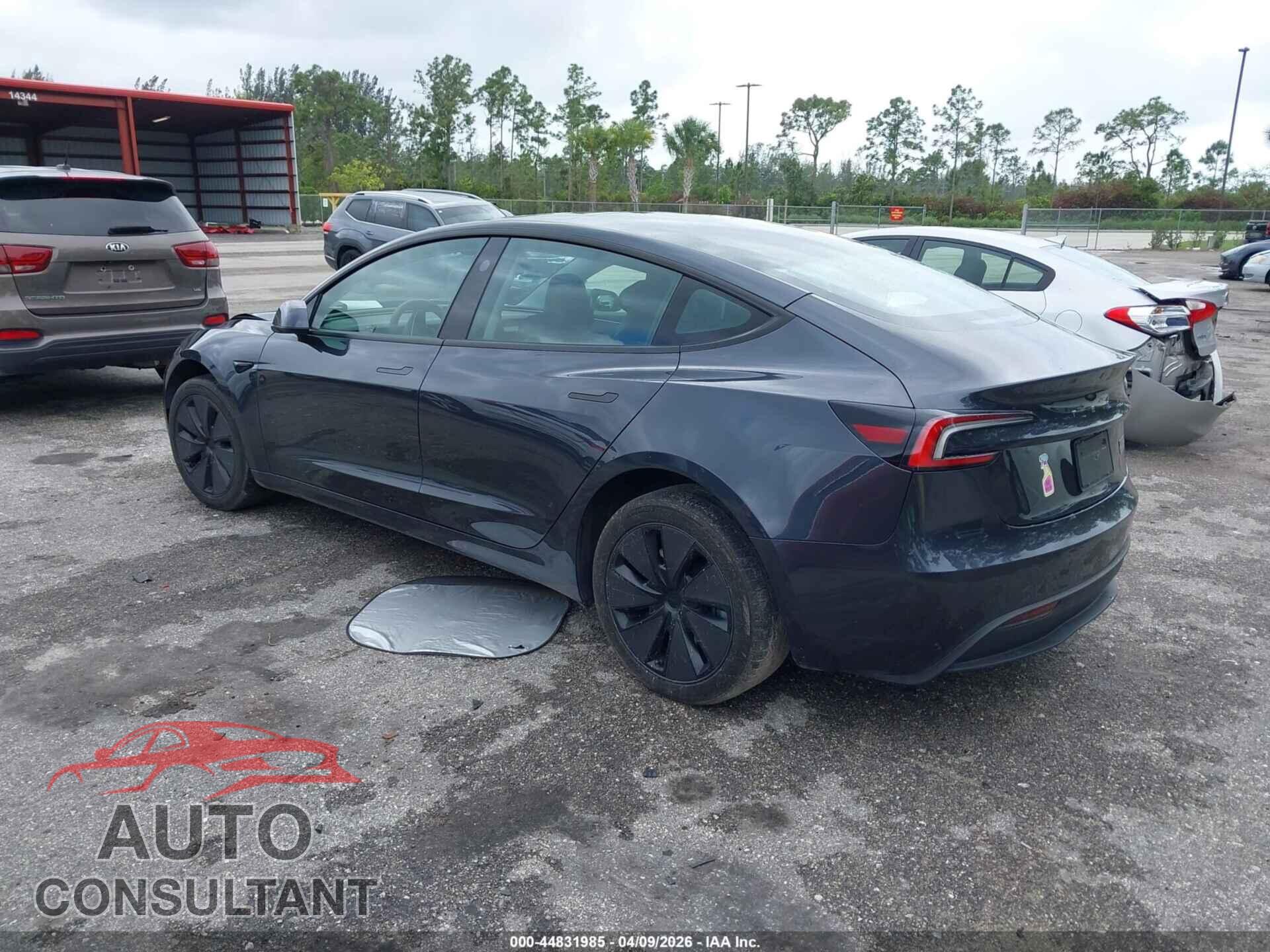 TESLA MODEL 3 2025 - 5YJ3E1EA2SF972564
