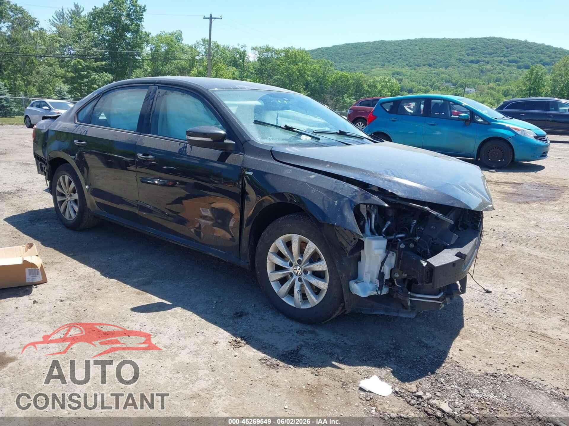 VOLKSWAGEN PASSAT 2015 - 1VWAT7A32FC019845