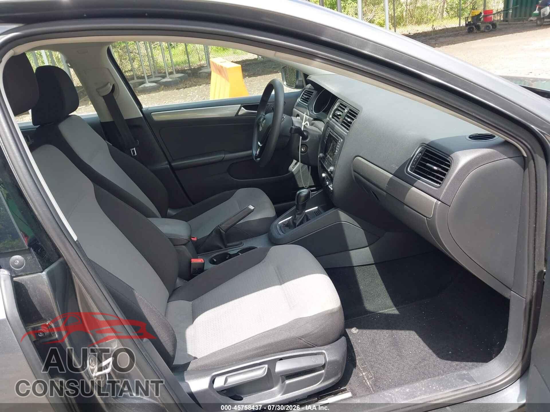 VOLKSWAGEN JETTA 2017 - 3VW2B7AJ2HM404832