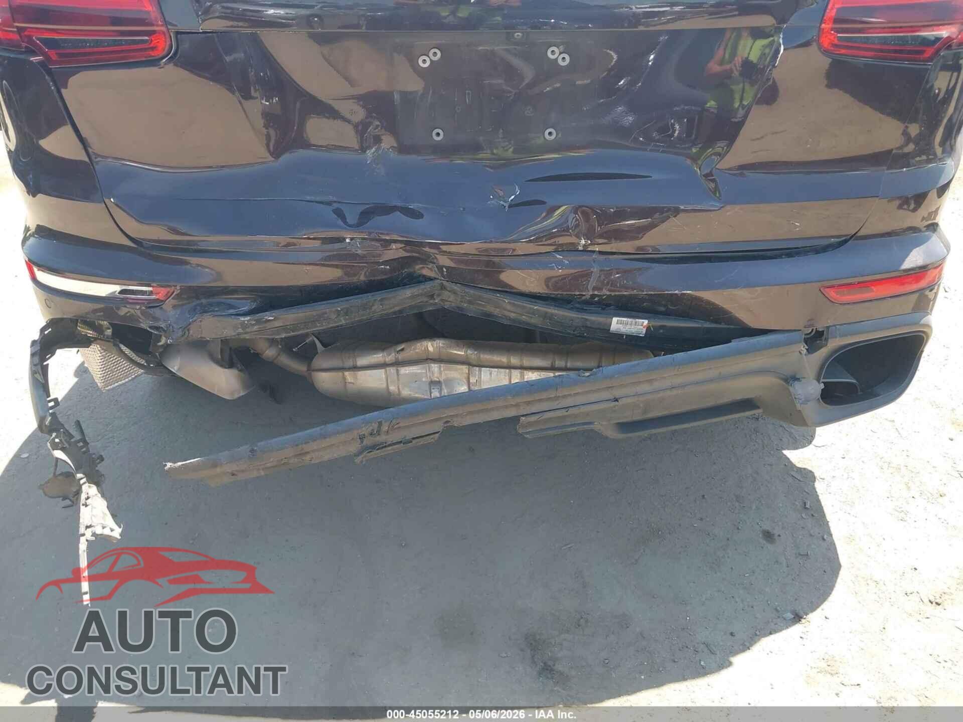 PORSCHE CAYENNE 2017 - WP1AA2A29HKA84654