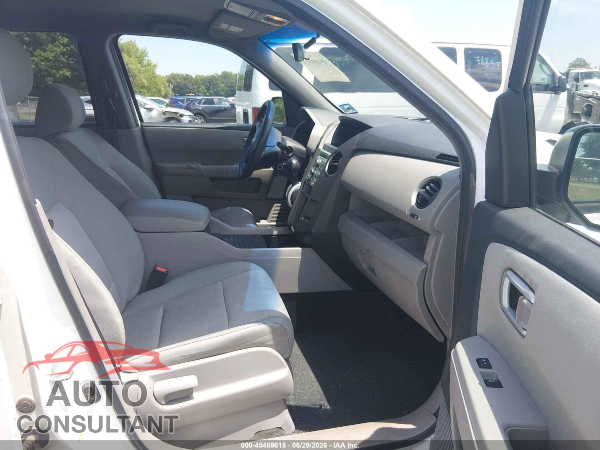 HONDA PILOT 2011 - 5FNYF4H49BB014516