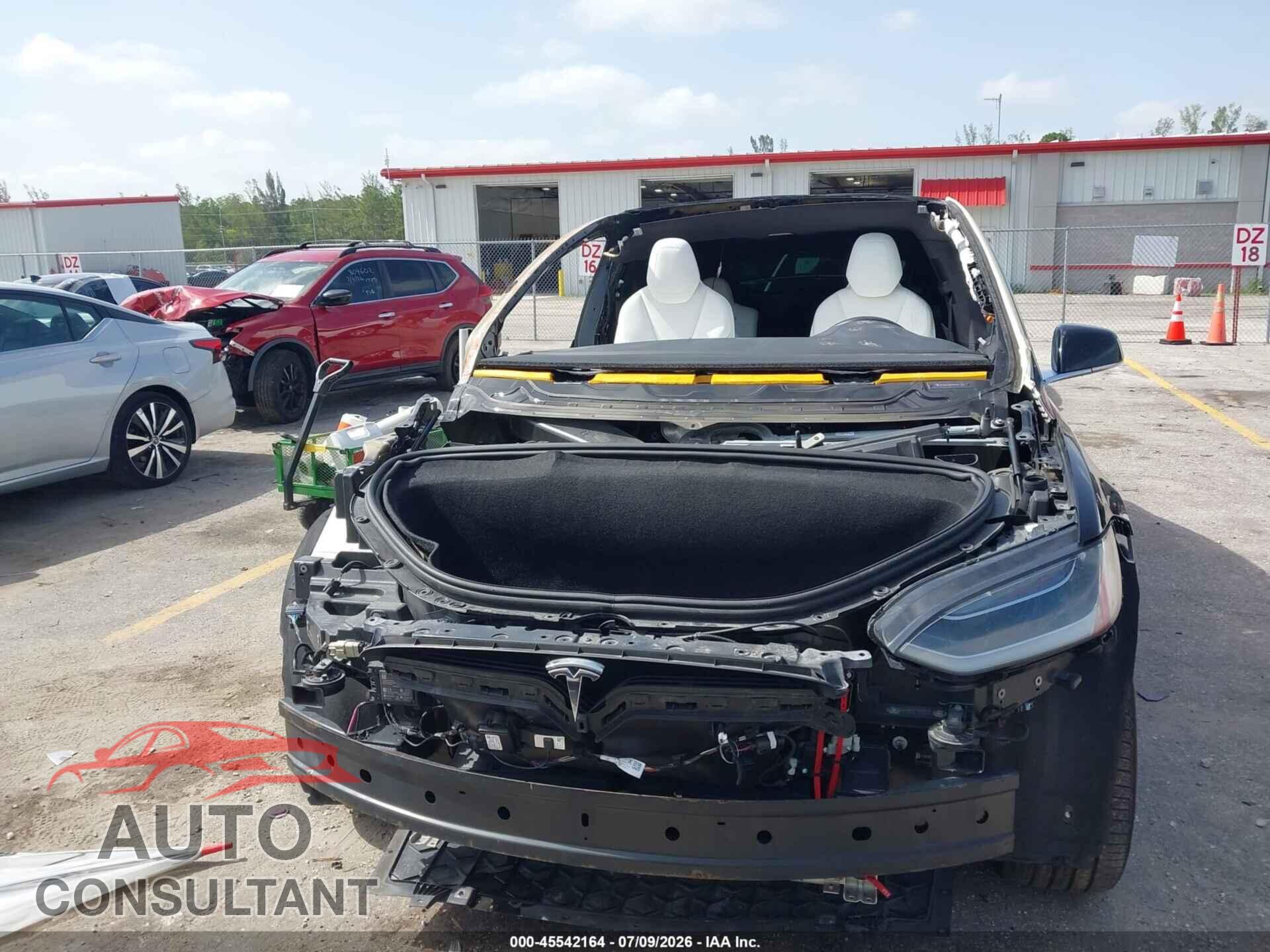 TESLA MODEL X 2019 - 5YJXCAE2XKF185734