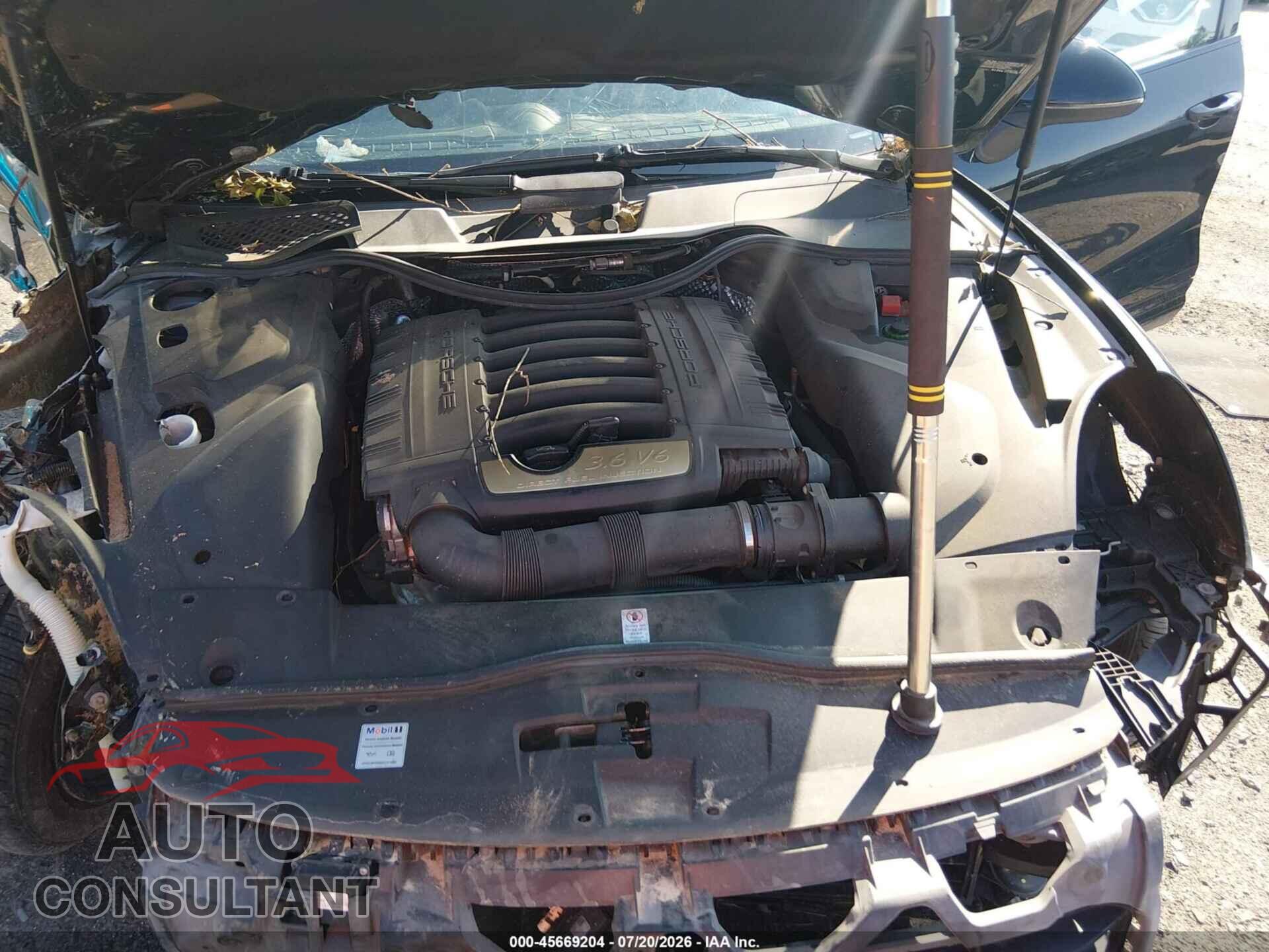 PORSCHE CAYENNE 2017 - WP1AA2A29HKA92298