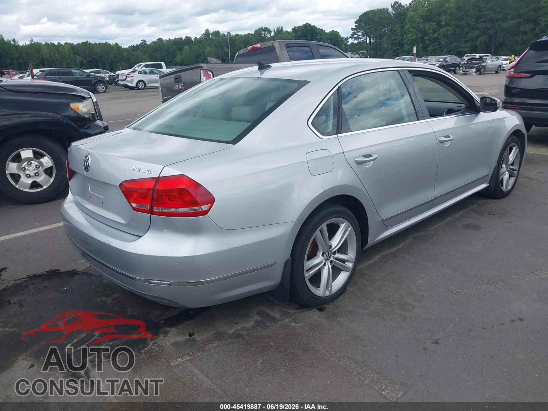 VOLKSWAGEN PASSAT 2014 - 1VWCS7A30EC064101