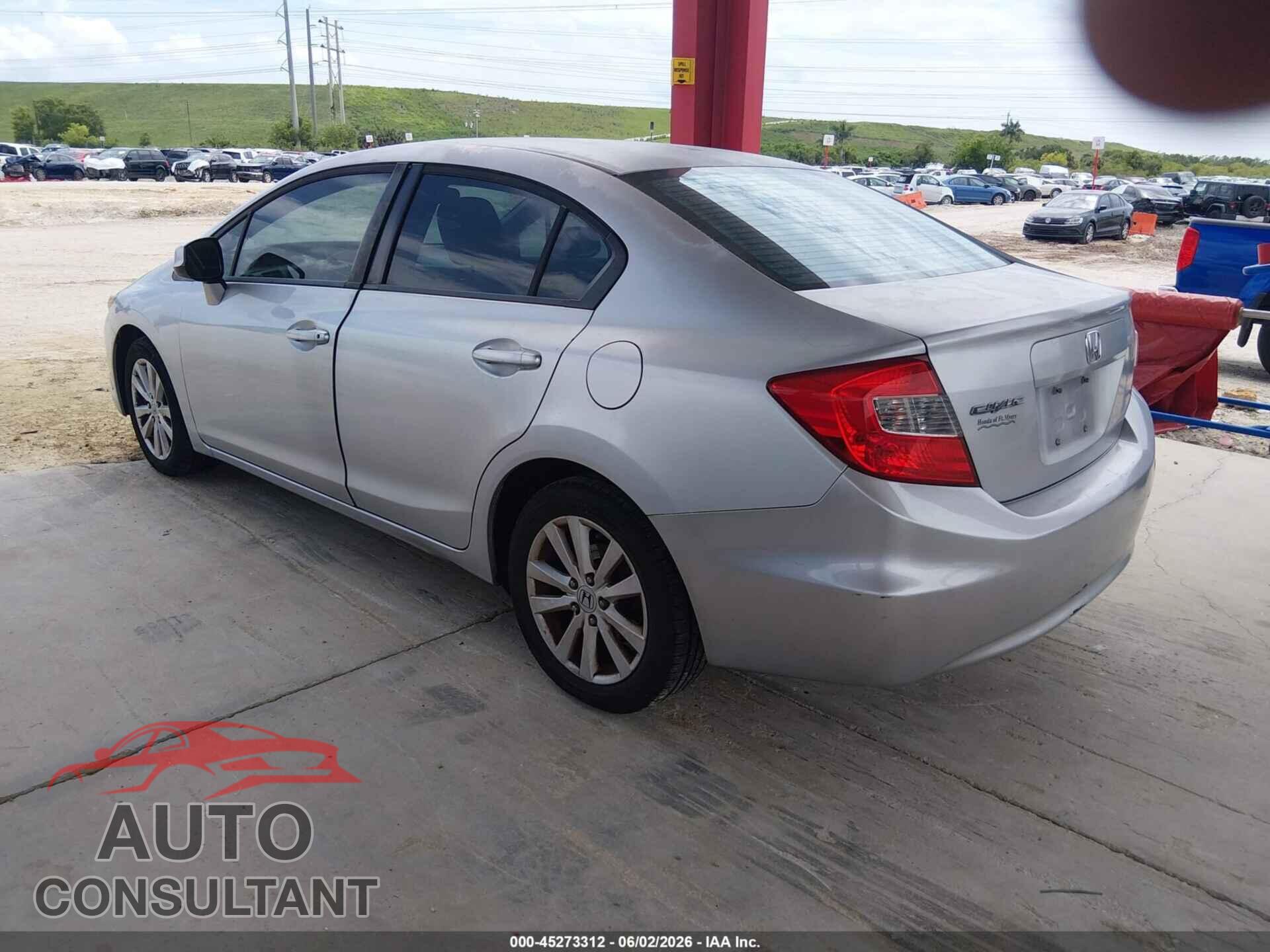 HONDA CIVIC 2012 - 2HGFB2F83CH582092