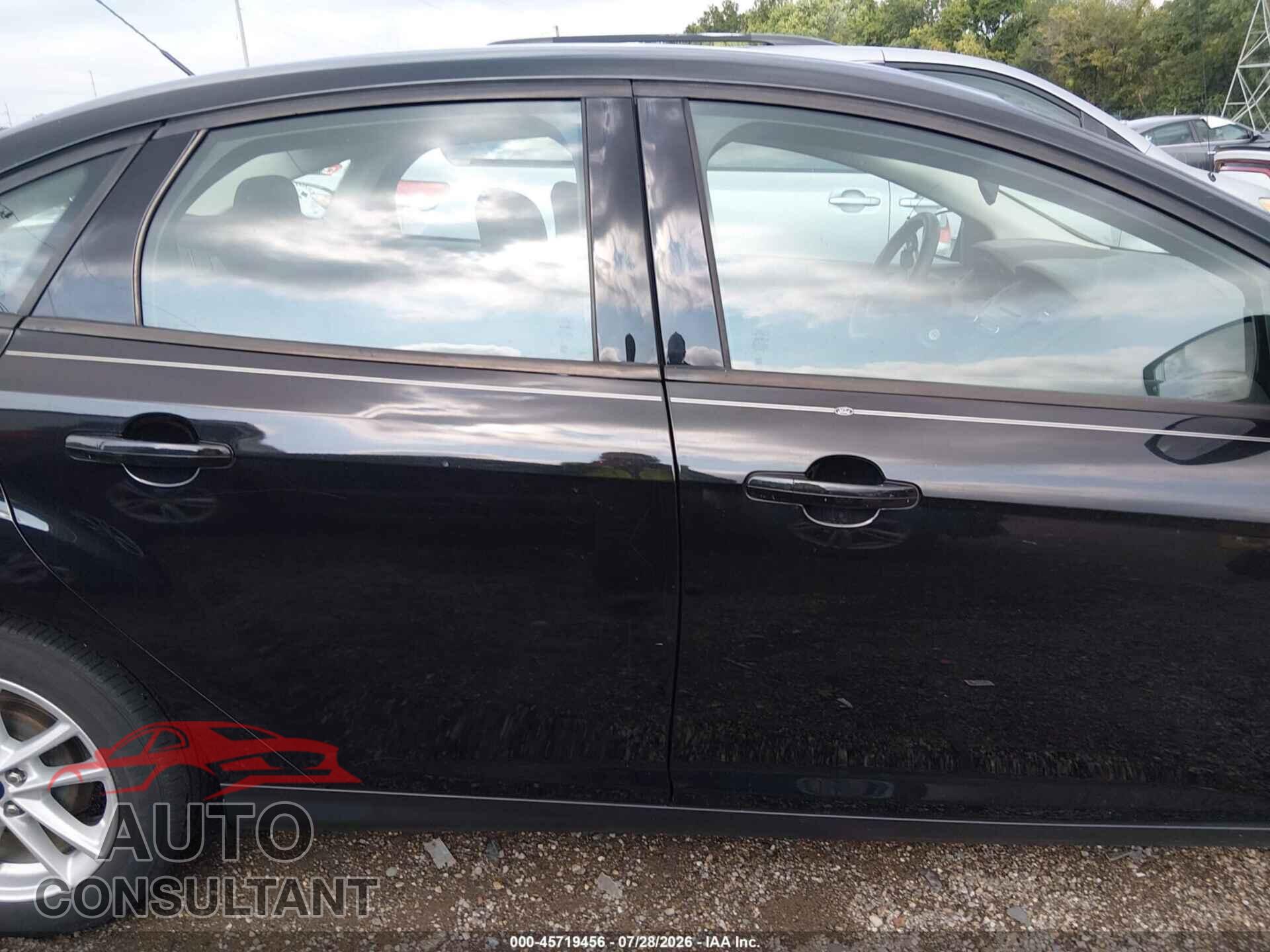 FORD FOCUS 2015 - 1FADP3F20FL280619