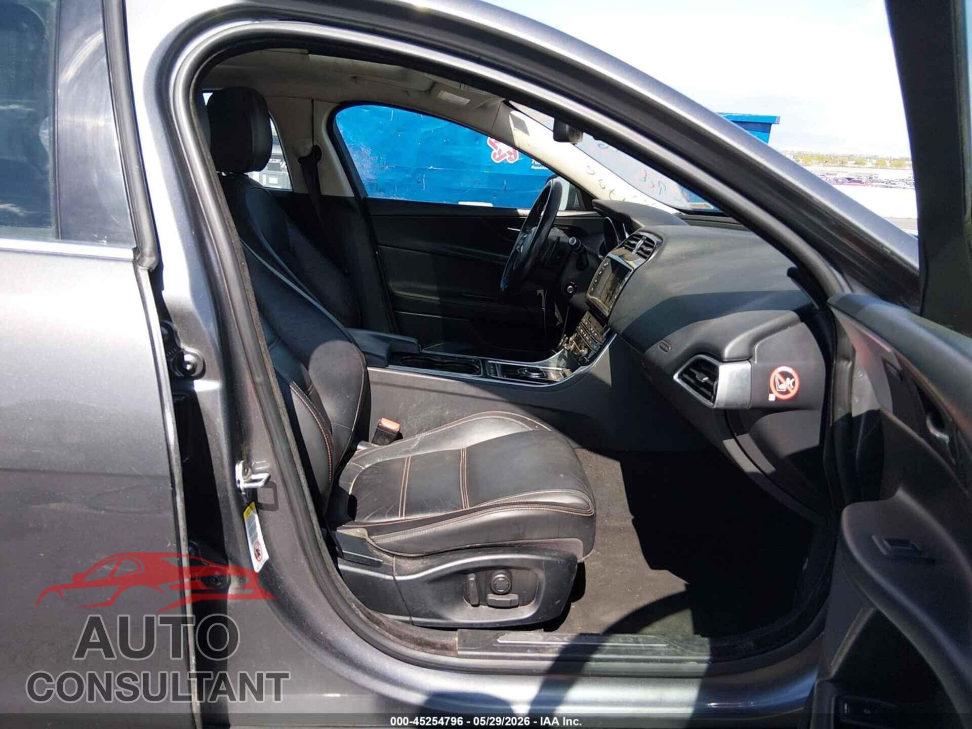 JAGUAR XE 2017 - SAJAE4BG5HA957657