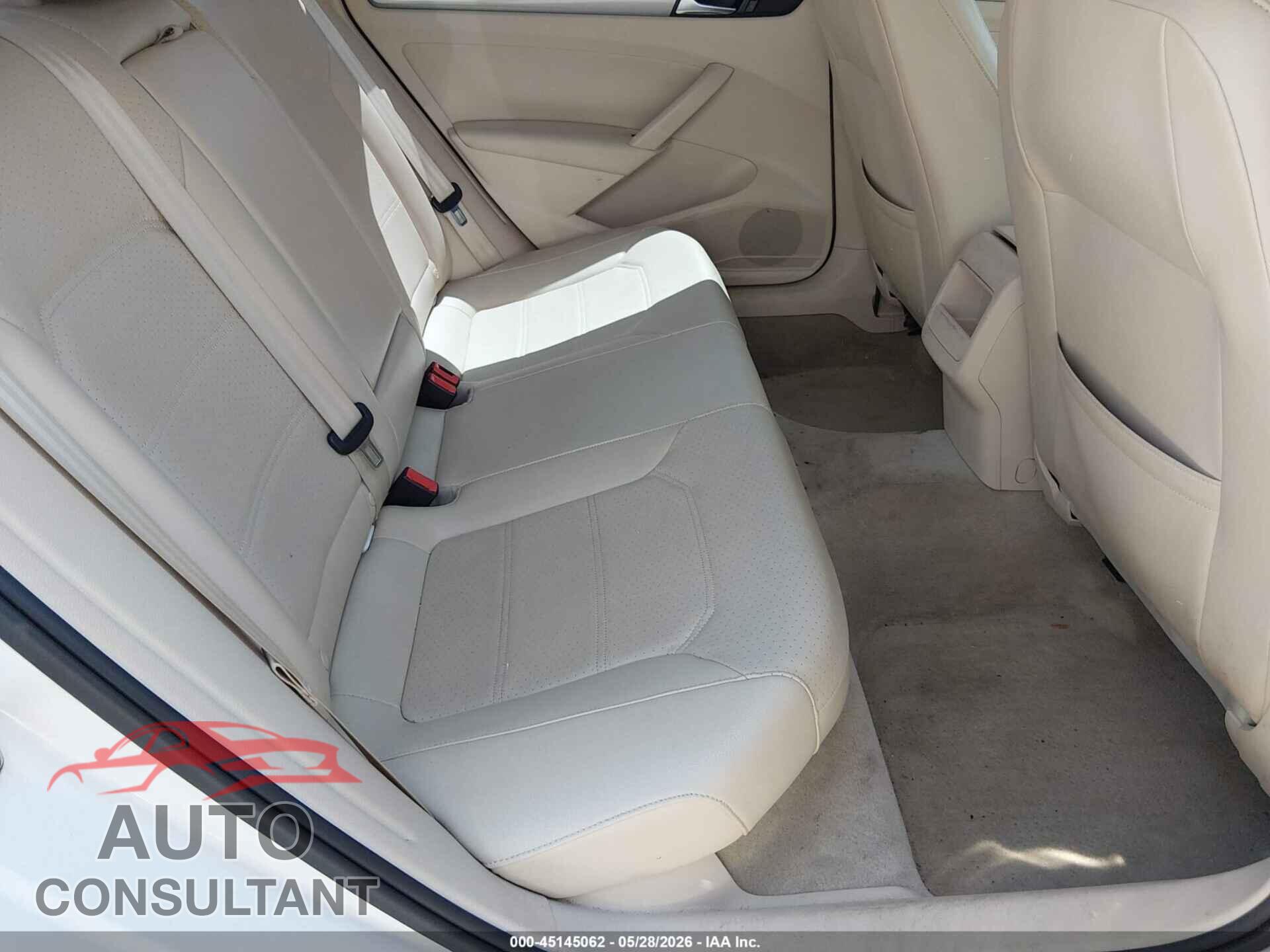 VOLKSWAGEN PASSAT 2014 - 1VWAT7A3XEC120971