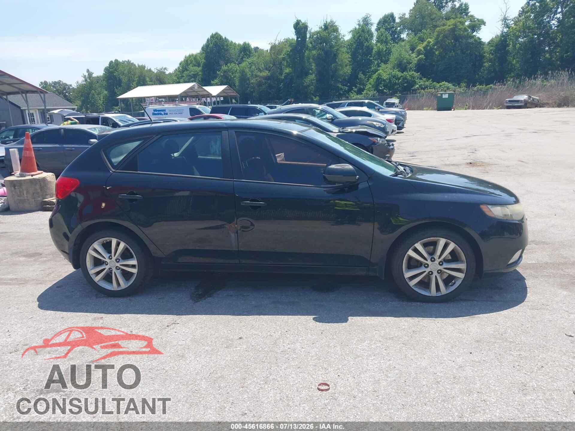 KIA FORTE 2011 - KNAFW5A37B5329392