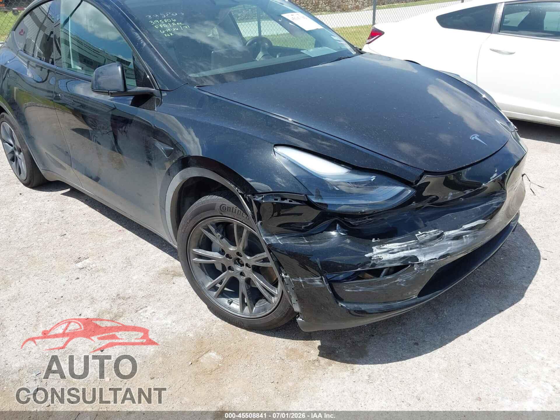 TESLA MODEL Y 2025 - 7SAYGDEE2SA350535