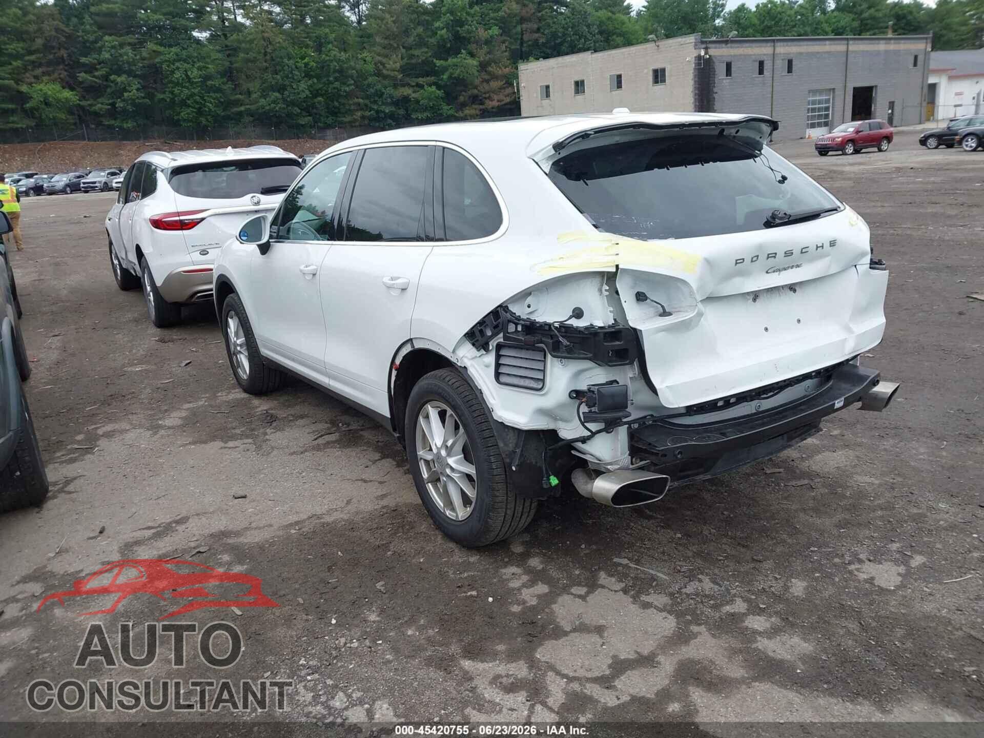 PORSCHE CAYENNE 2017 - WP1AA2A21HKA82879