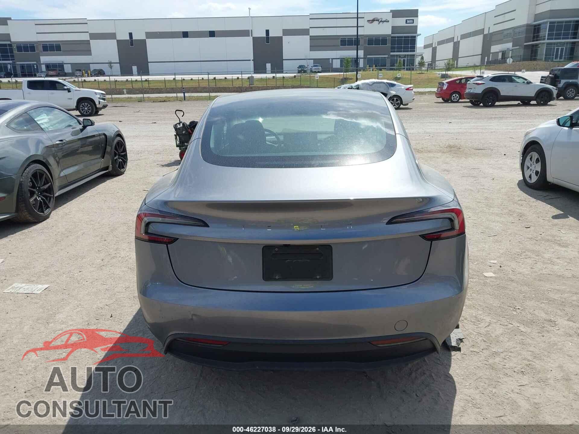 TESLA MODEL 3 2025 - 5YJ3E1EA2SF877048