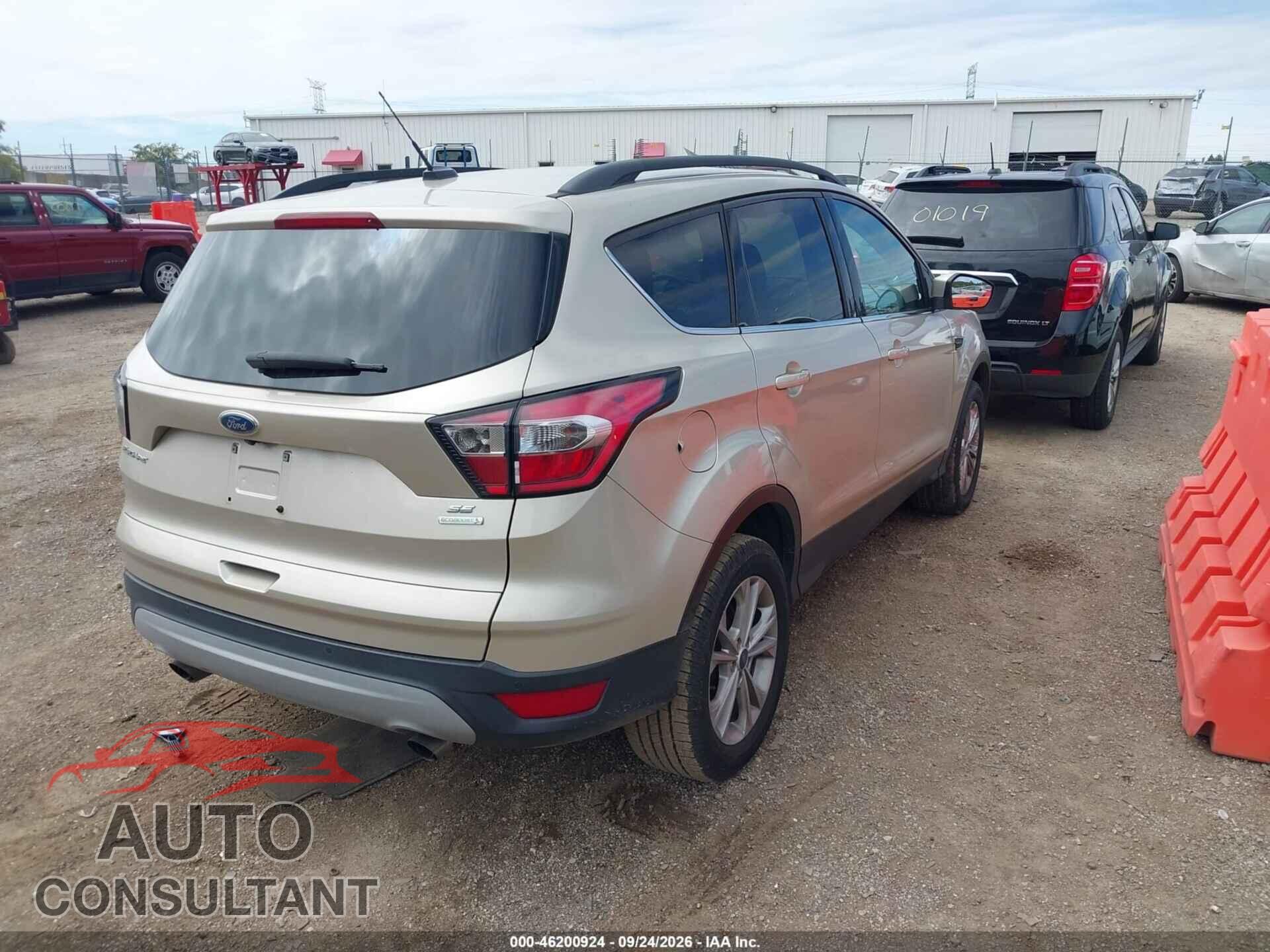 FORD ESCAPE 2017 - 1FMCU0GD1HUC77489