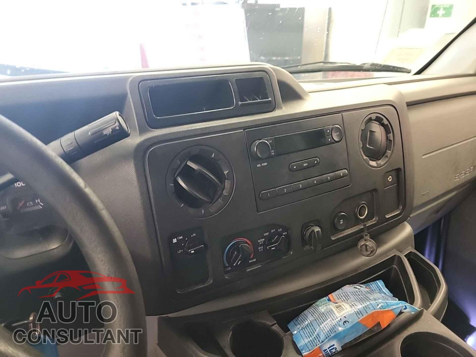 FORD ECONOLINE 2018 - 1FDXE4FS2JDC18950