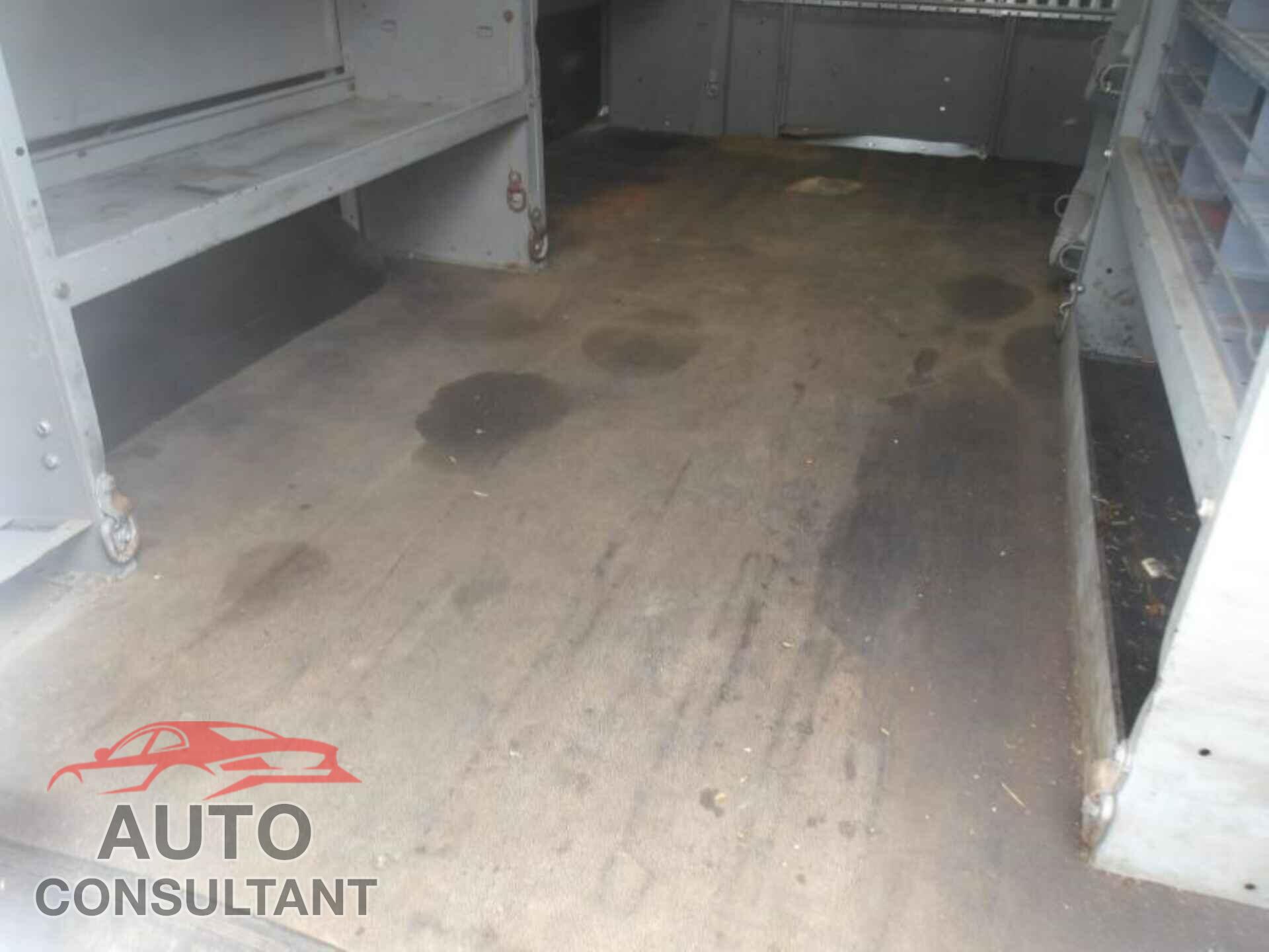 FORD TRANSIT 2017 - 1FTYR1YM0HKB43536