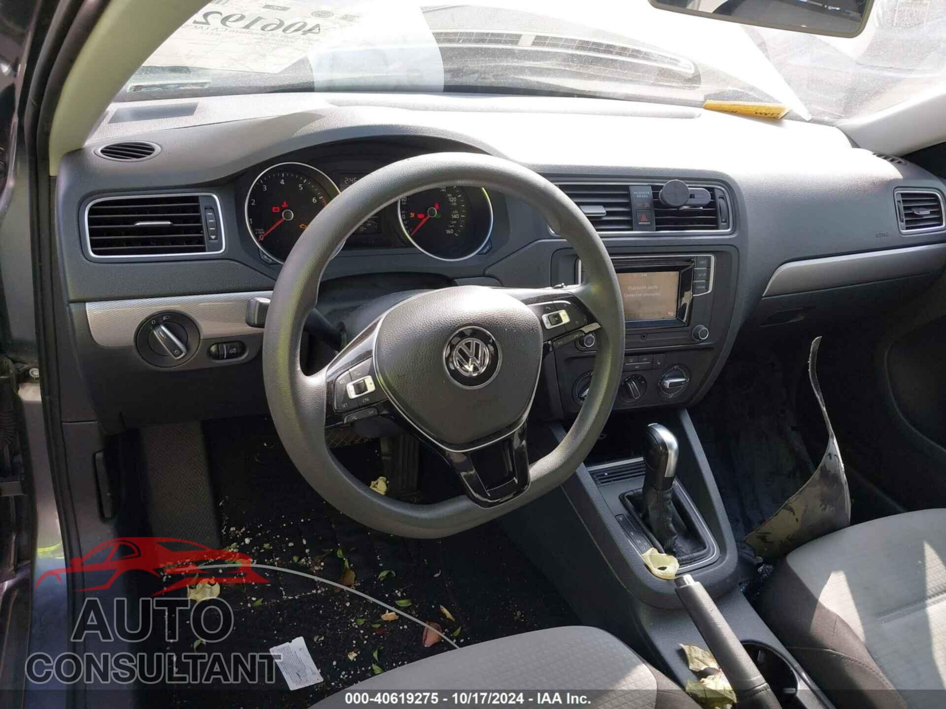 VOLKSWAGEN JETTA 2017 - 3VW2B7AJ4HM343421