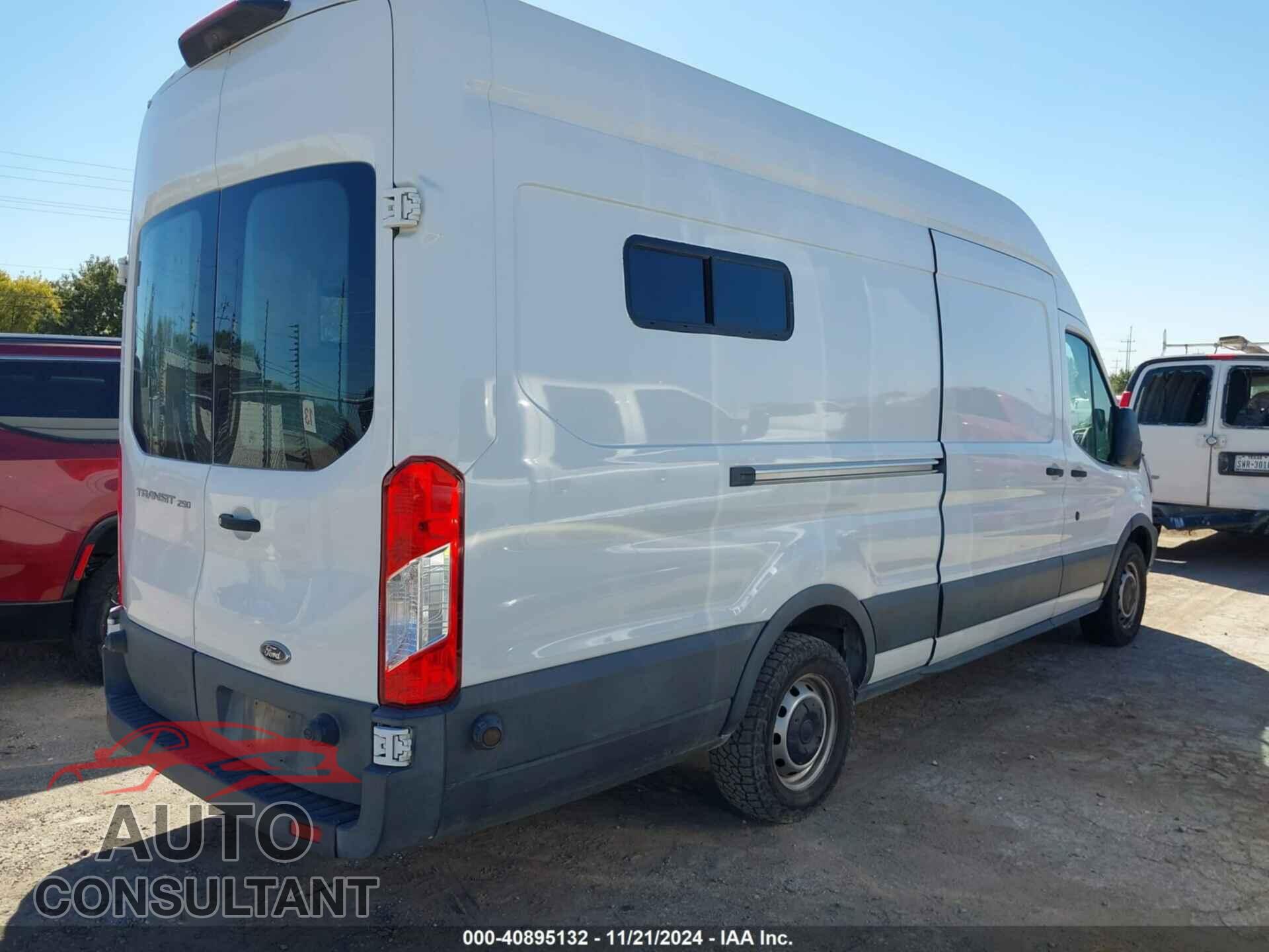 FORD TRANSIT-250 2018 - 1FTYR3XMXJKA56939