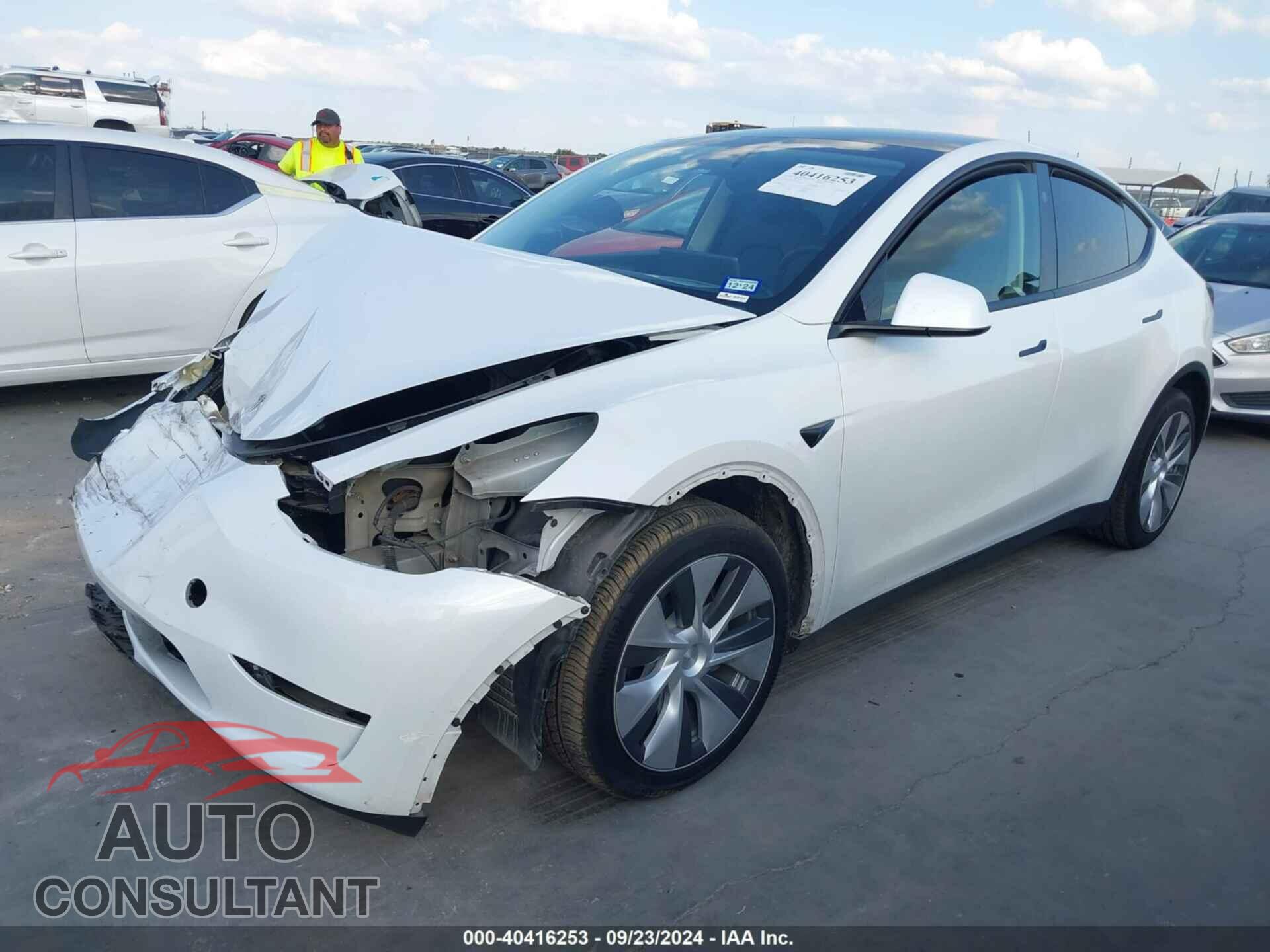 TESLA MODEL Y 2023 - 7SAYGAEE1PF900011