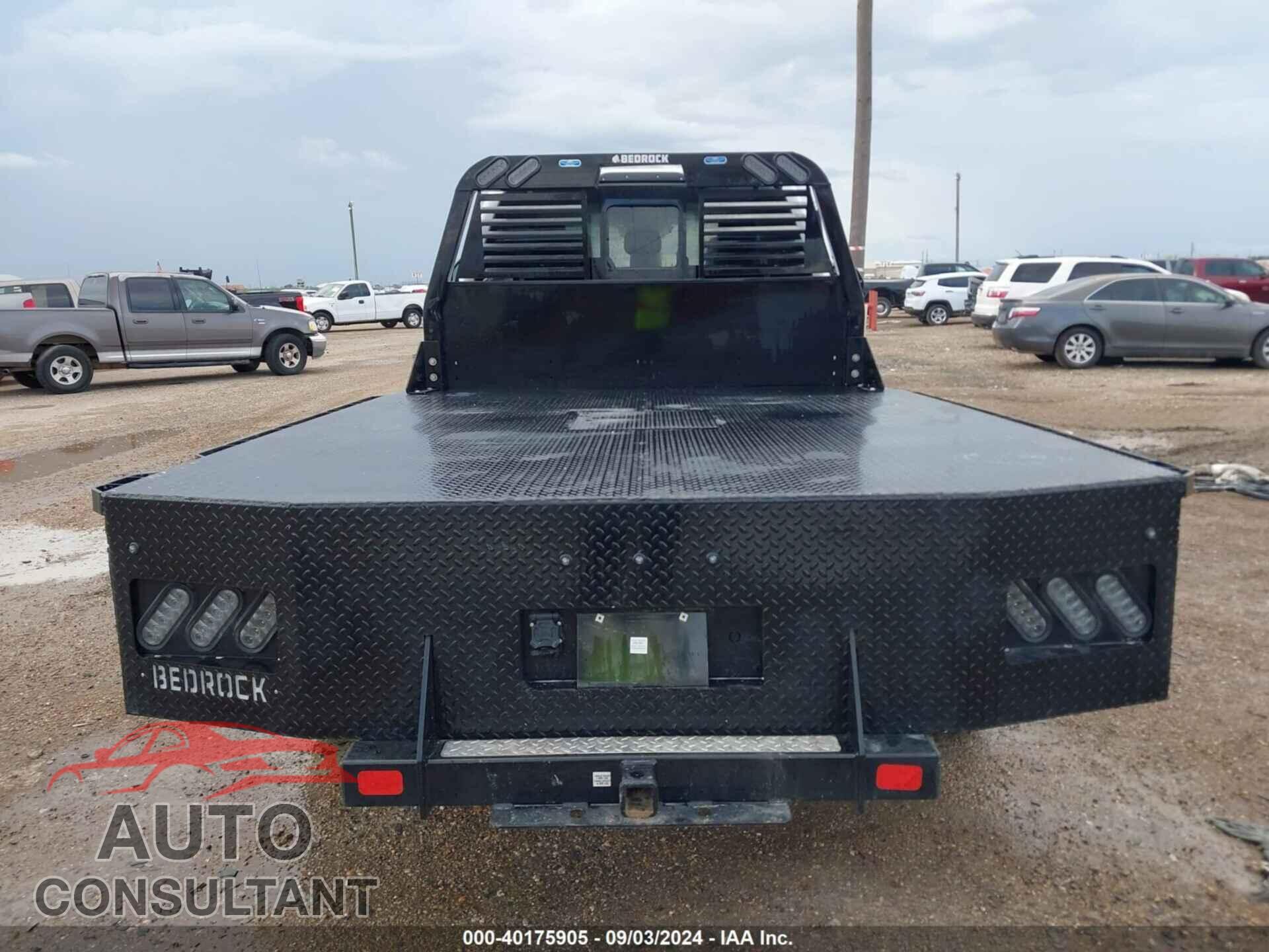 FORD F-350 CHASSIS 2024 - 1FD8W3HT3RED83445
