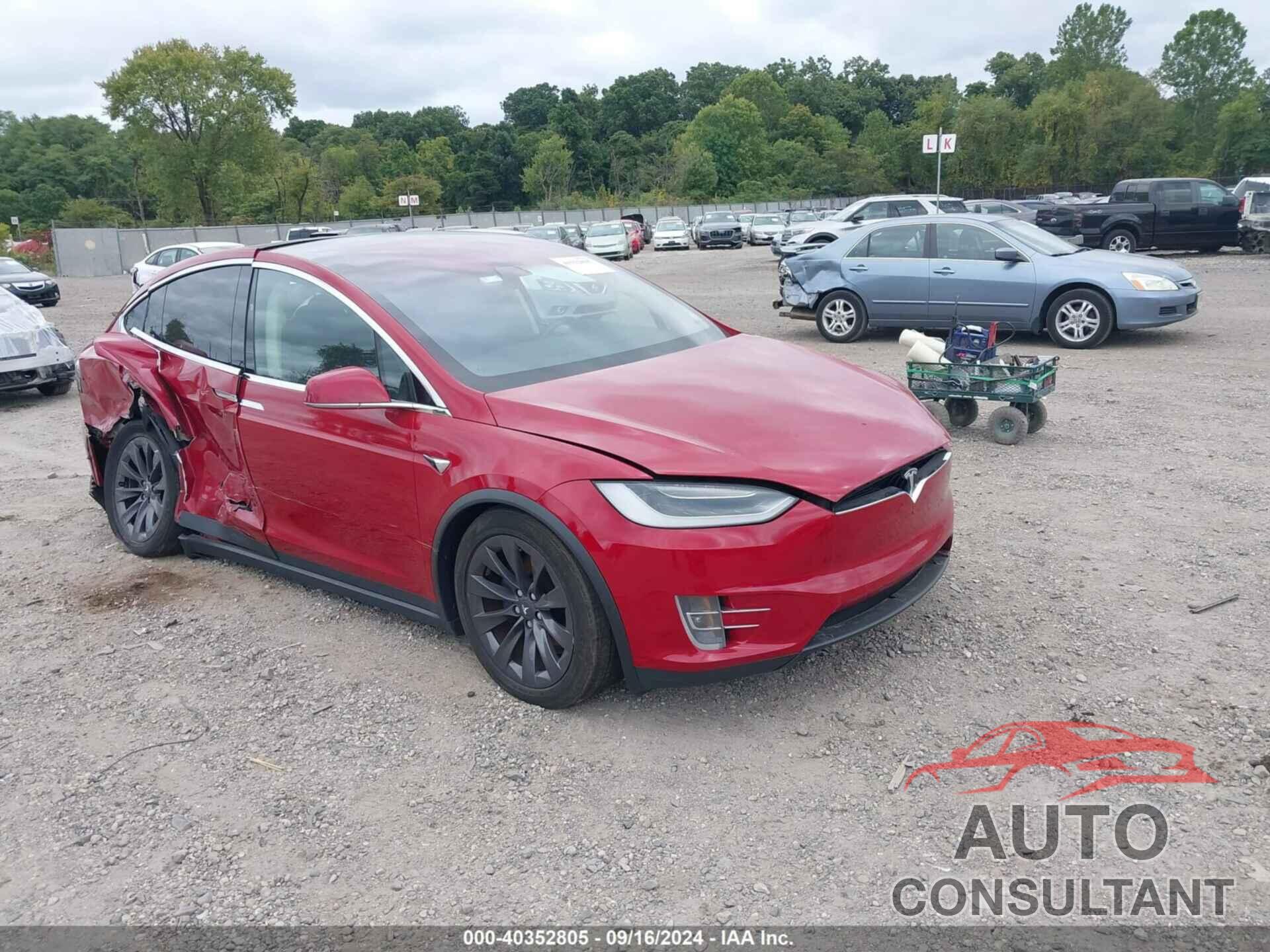 TESLA MODEL X 2018 - 5YJXCAE2XJF104164