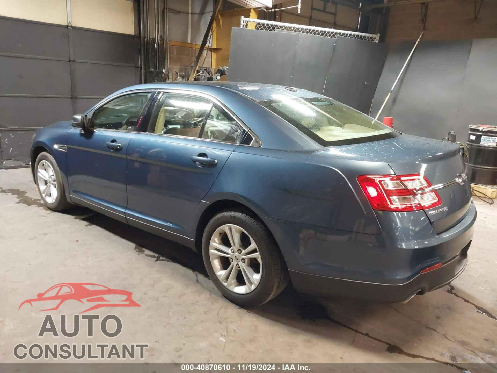 FORD TAURUS 2018 - 1FAHP2D83JG134140