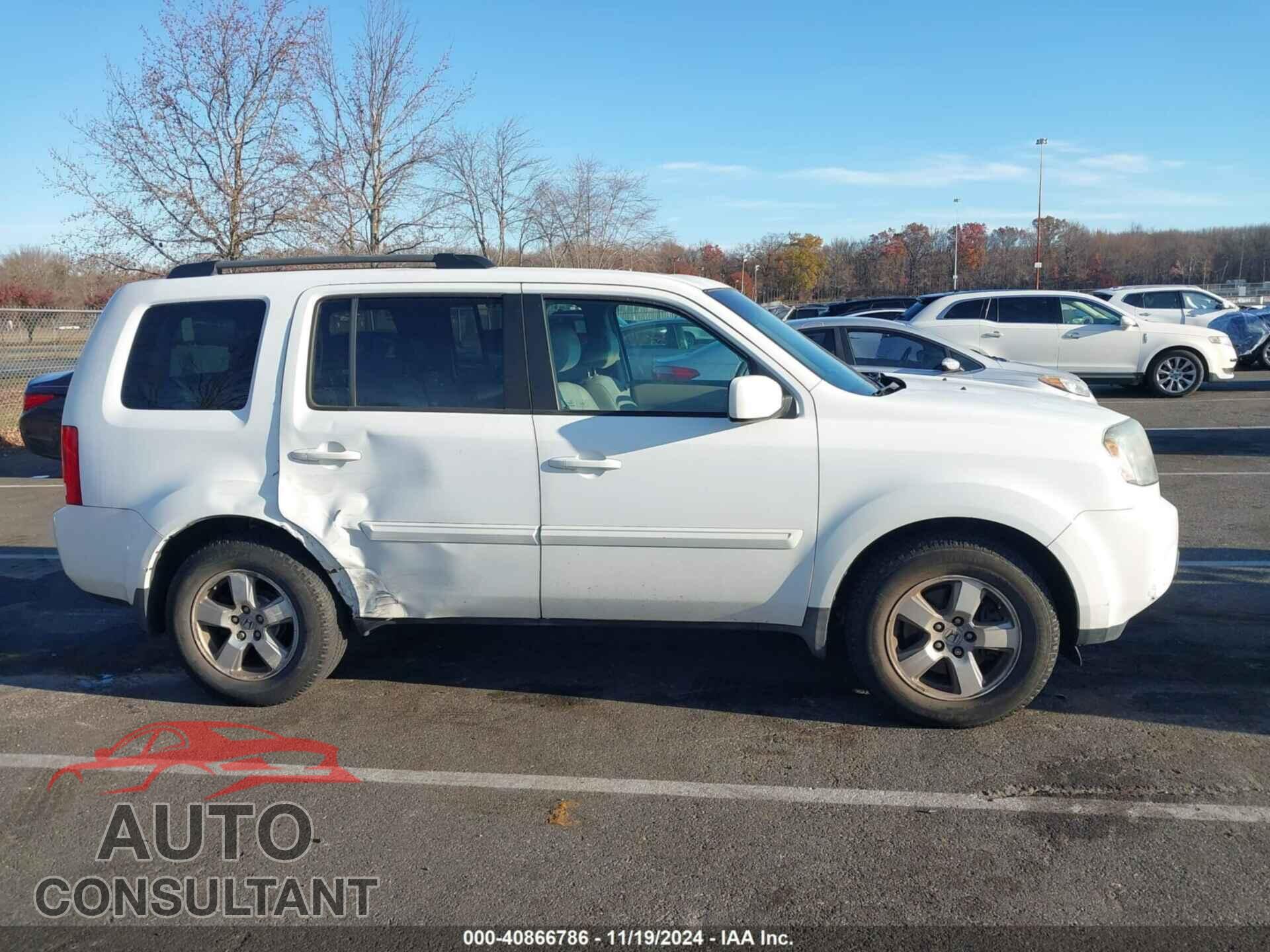 HONDA PILOT 2011 - 5FNYF4H55BB025697