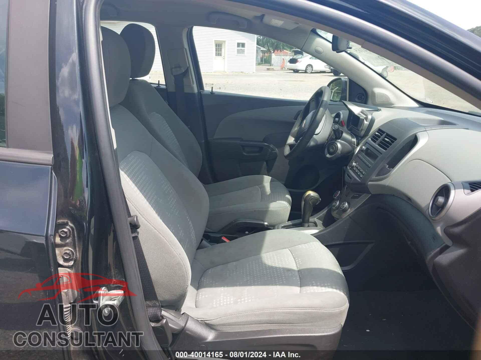 CHEVROLET SONIC 2016 - 1G1JA5SH6G4149431