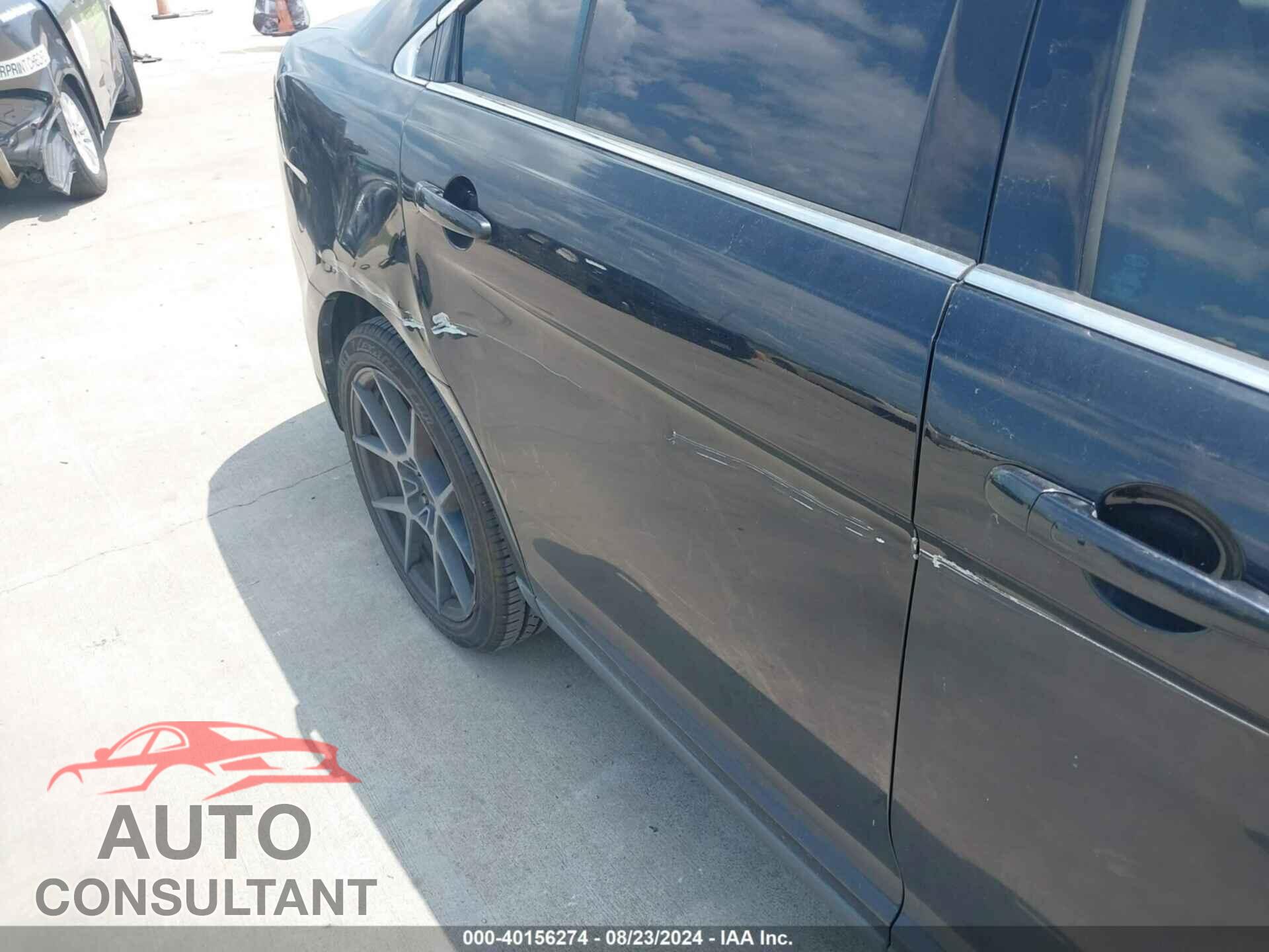 FORD TAURUS 2017 - 1FAHP2F89HG108441