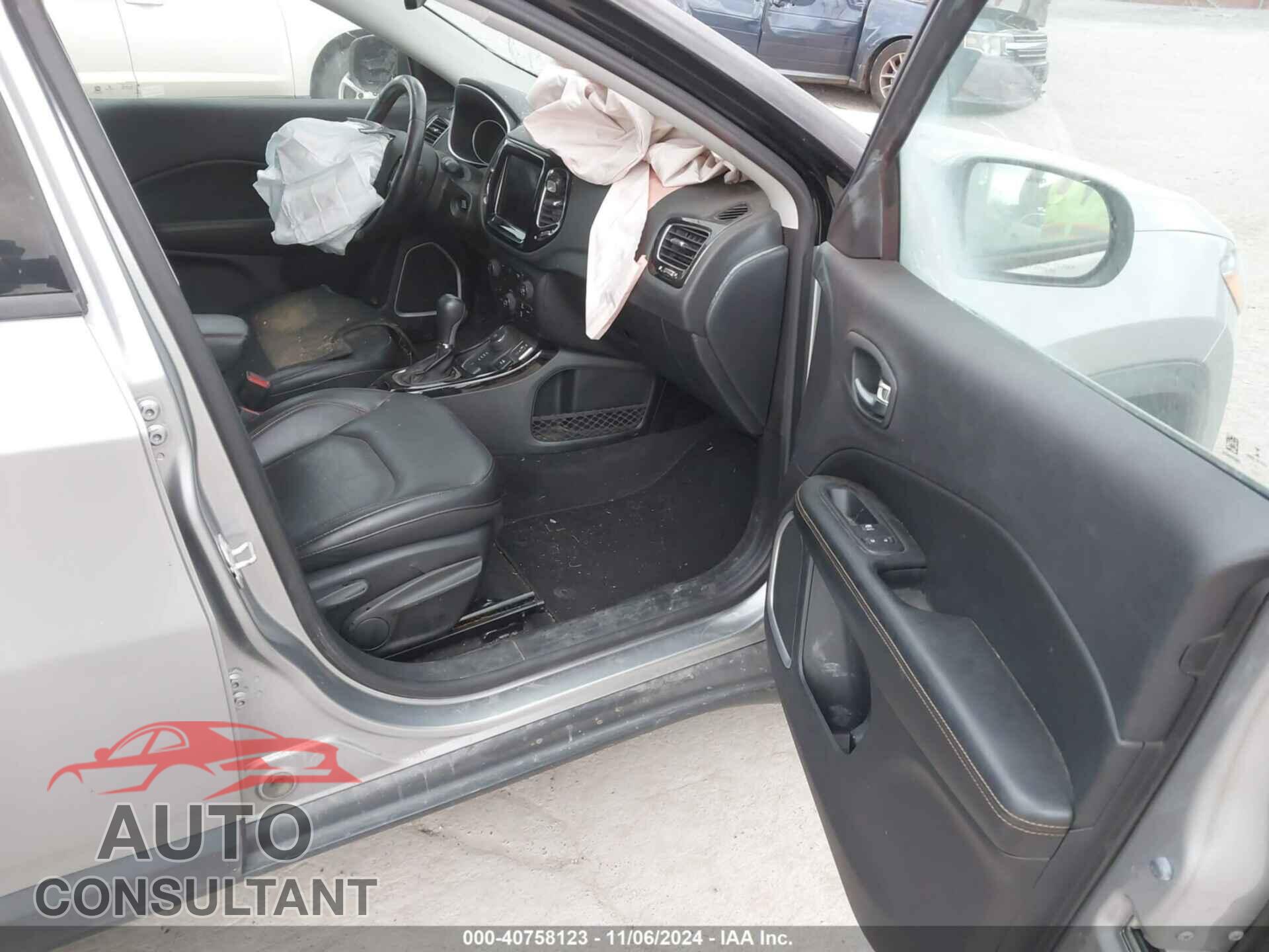 JEEP COMPASS 2018 - 3C4NJDCBXJT256416