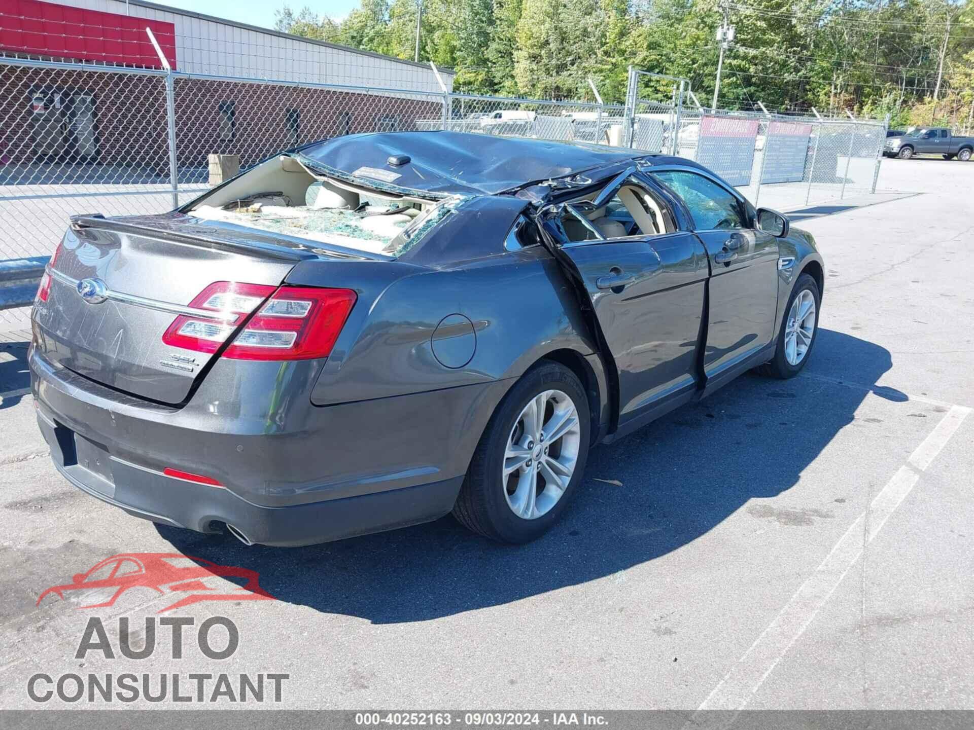 FORD TAURUS 2017 - 1FAHP2E86HG144296