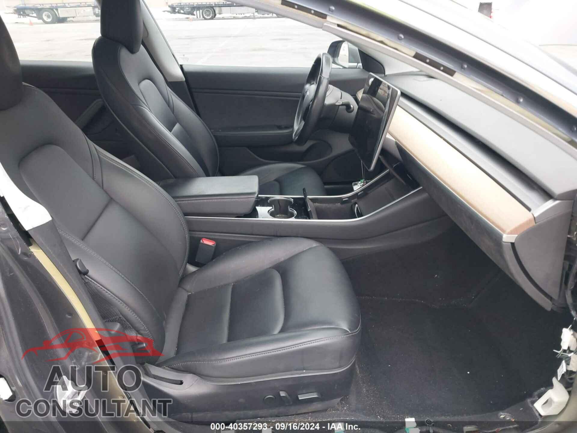 TESLA MODEL 3 2018 - 5YJ3E1EA1JF158713