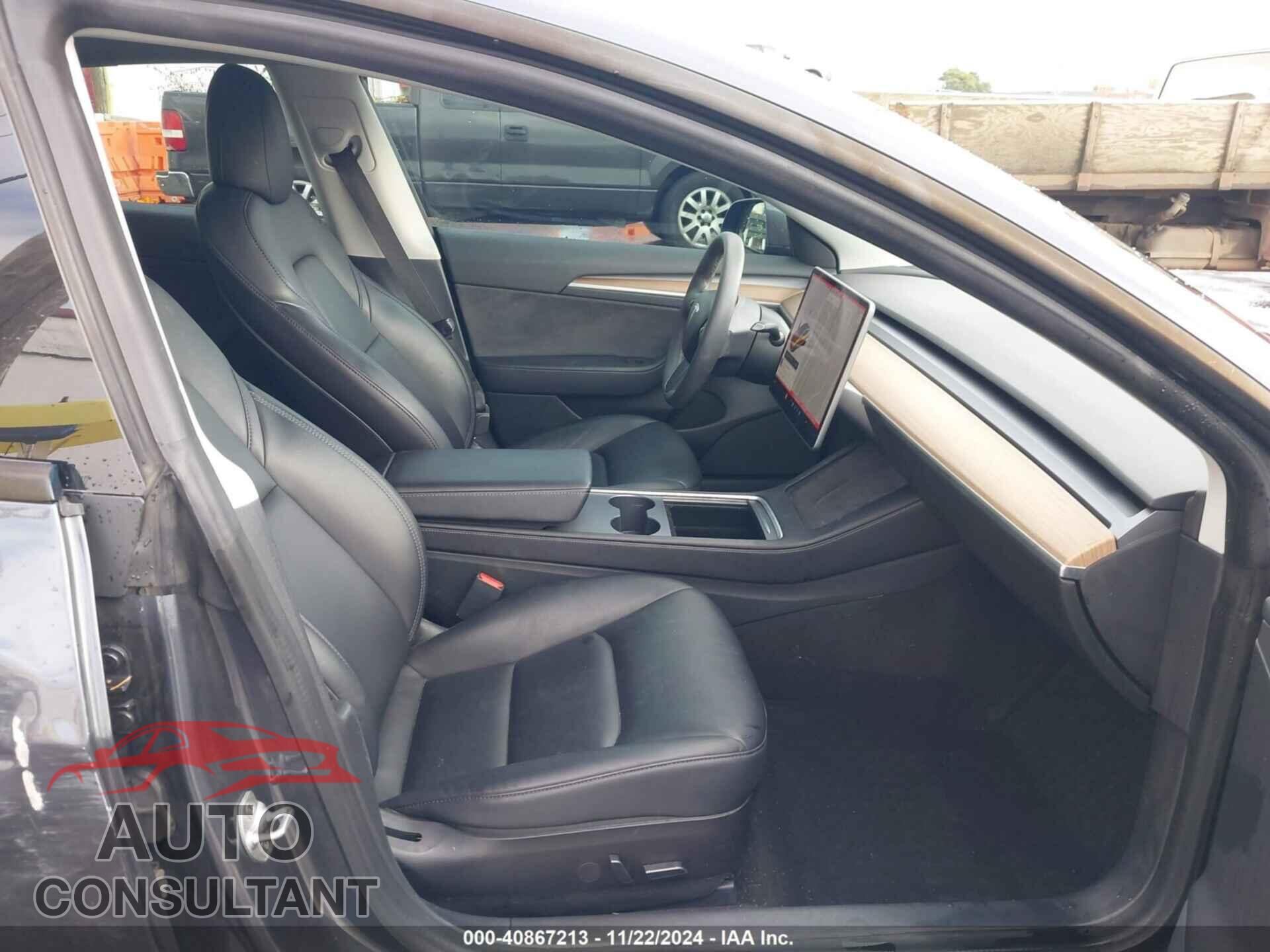 TESLA MODEL 3 2021 - 5YJ3E1EB8MF065572