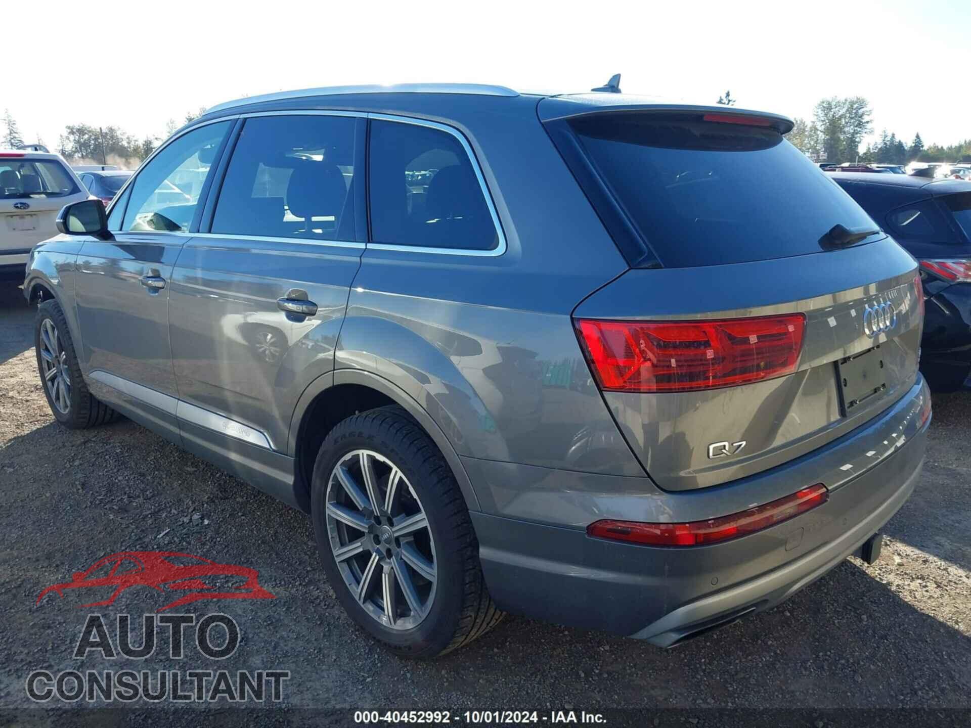 AUDI Q7 2018 - WA1VAAF75JD017152