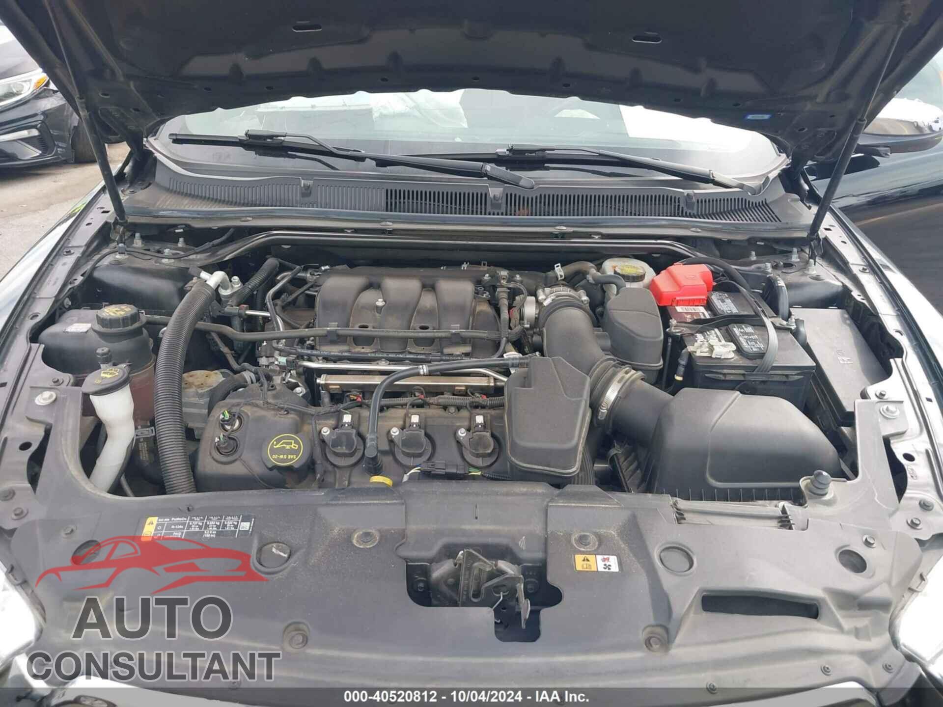 FORD TAURUS 2018 - 1FAHP2F80JG127613
