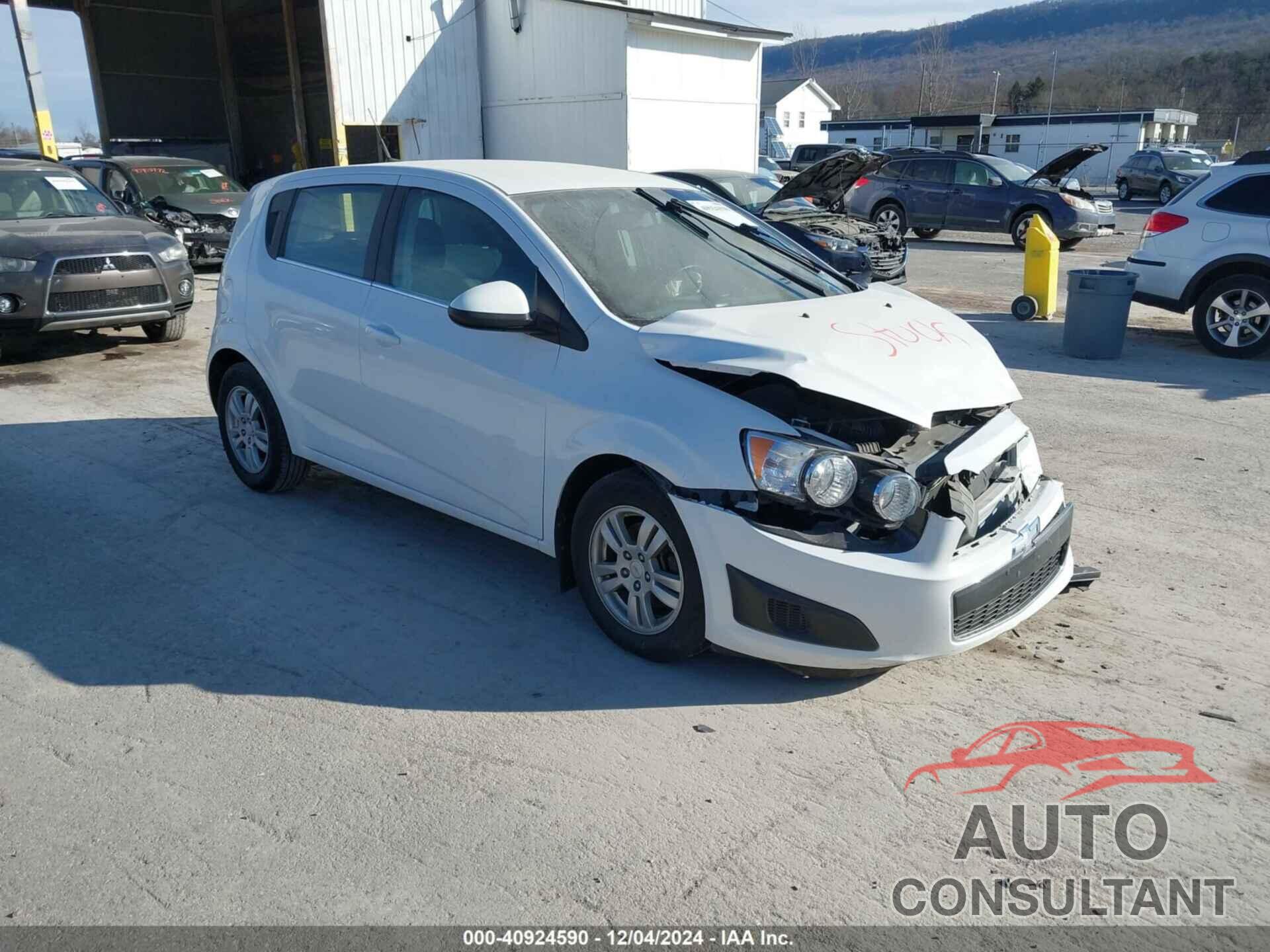 CHEVROLET SONIC 2012 - 1G1JC6SB5C4178845