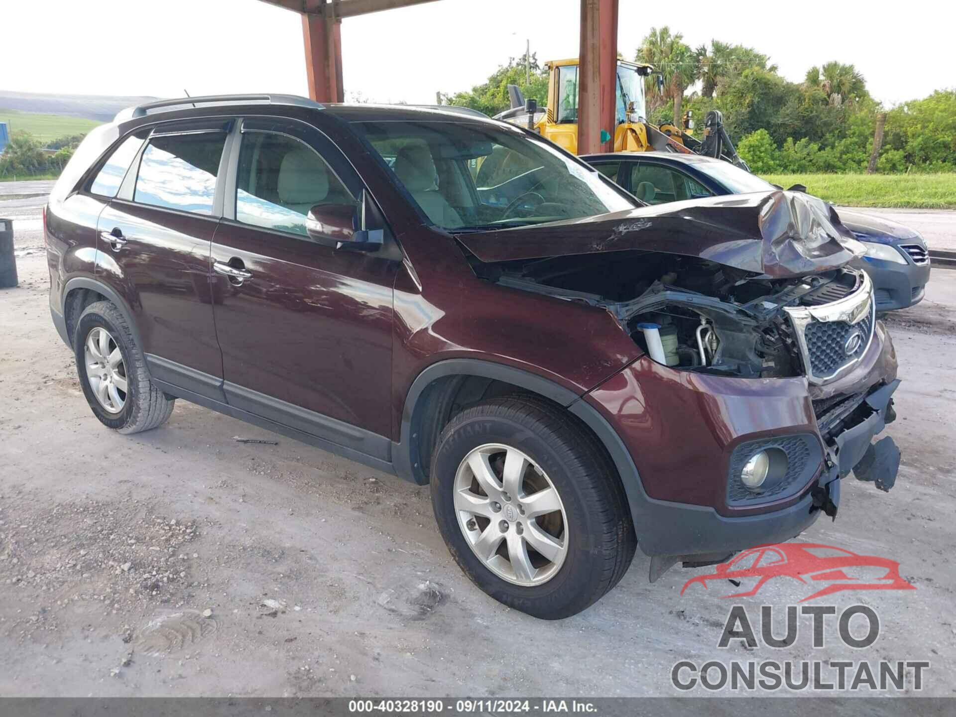 KIA SORENTO 2011 - 5XYKT3A15BG044405