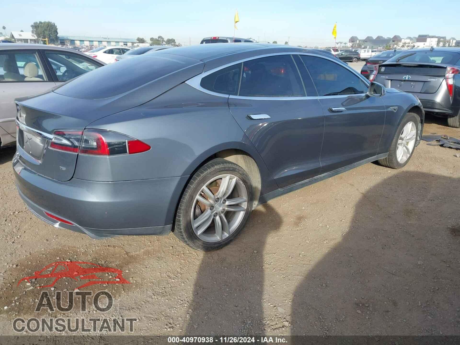 TESLA MODEL S 2013 - 5YJSA1CG9DFP09733