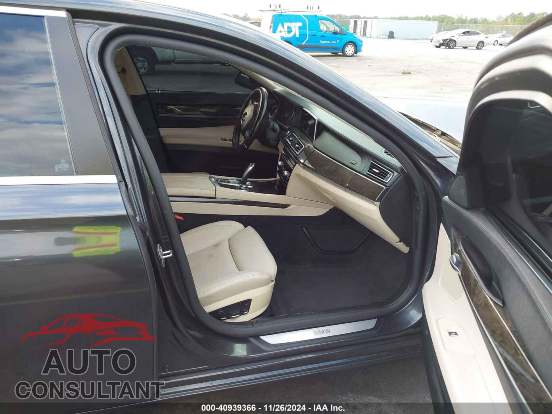 BMW 750I 2012 - WBAKA8C59CDS99896