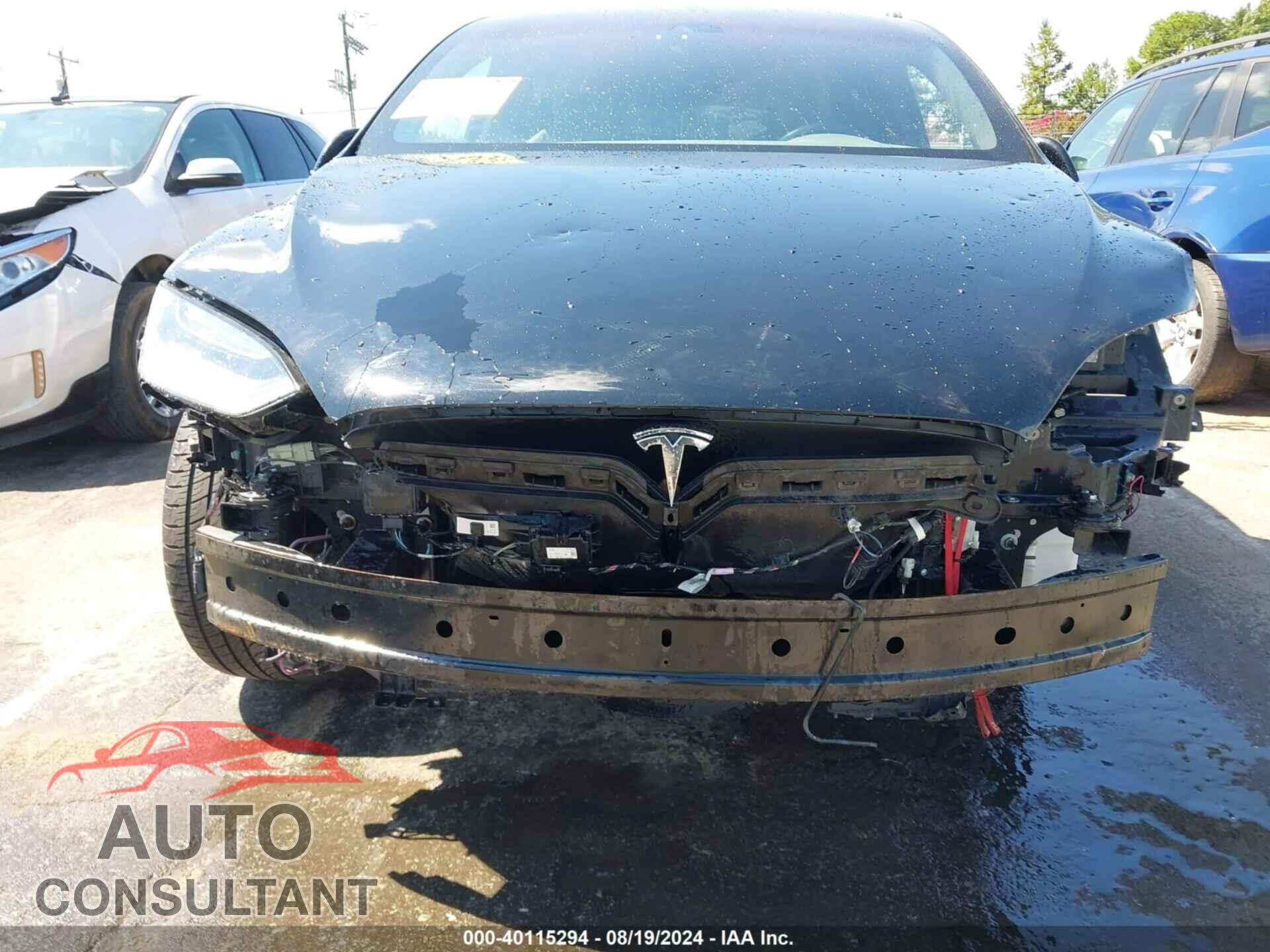 TESLA MODEL X 2016 - 5YJXCBE24GF017035