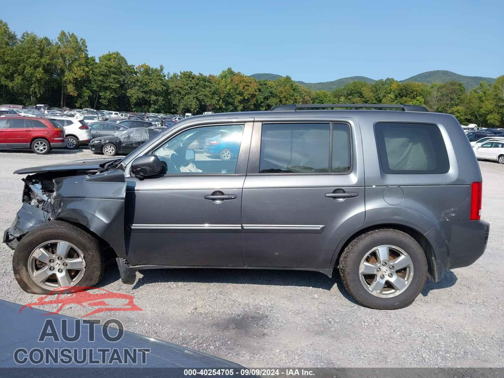HONDA PILOT 2011 - 5FNYF4H50BB066352