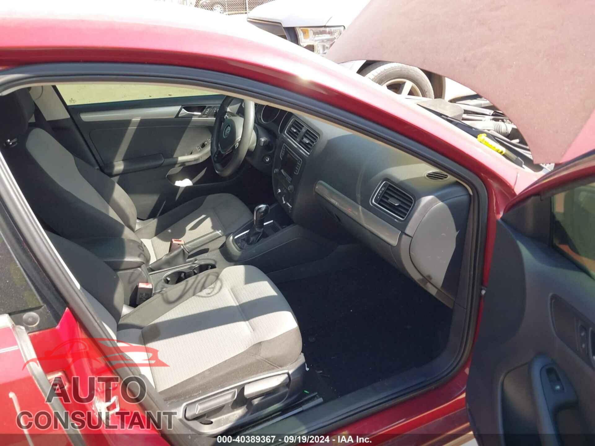 VOLKSWAGEN JETTA 2017 - 3VW2B7AJ3HM256609