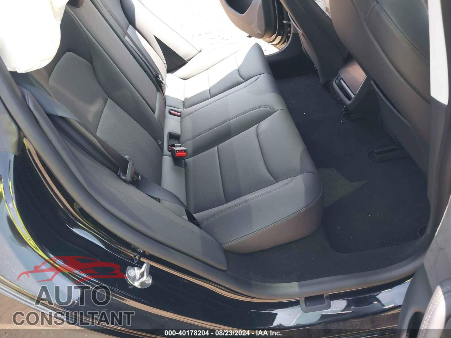 TESLA MODEL 3 2024 - 5YJ3E1EB2RF771394