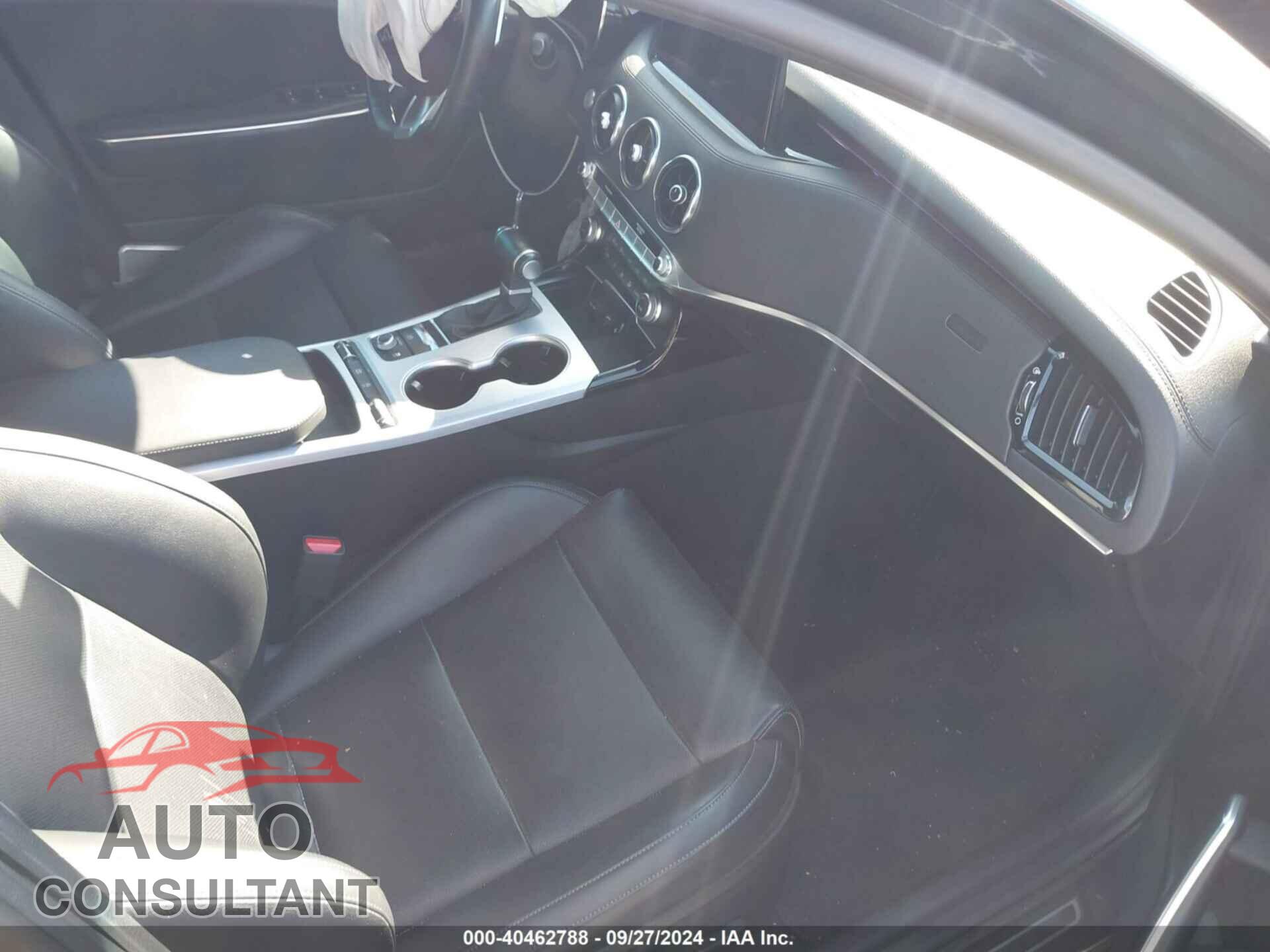 KIA STINGER 2022 - KNAE45LC1N6107329