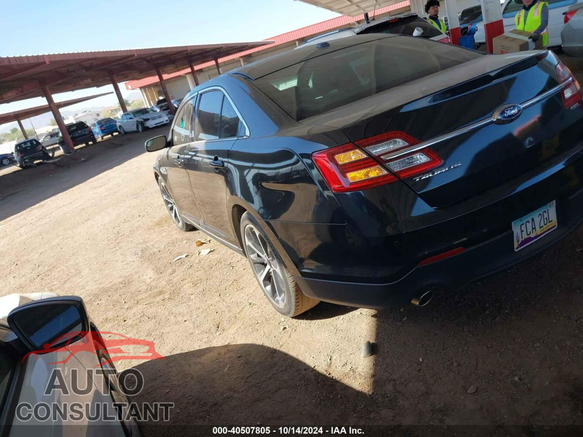 FORD TAURUS 2015 - 1FAHP2E87FG203417