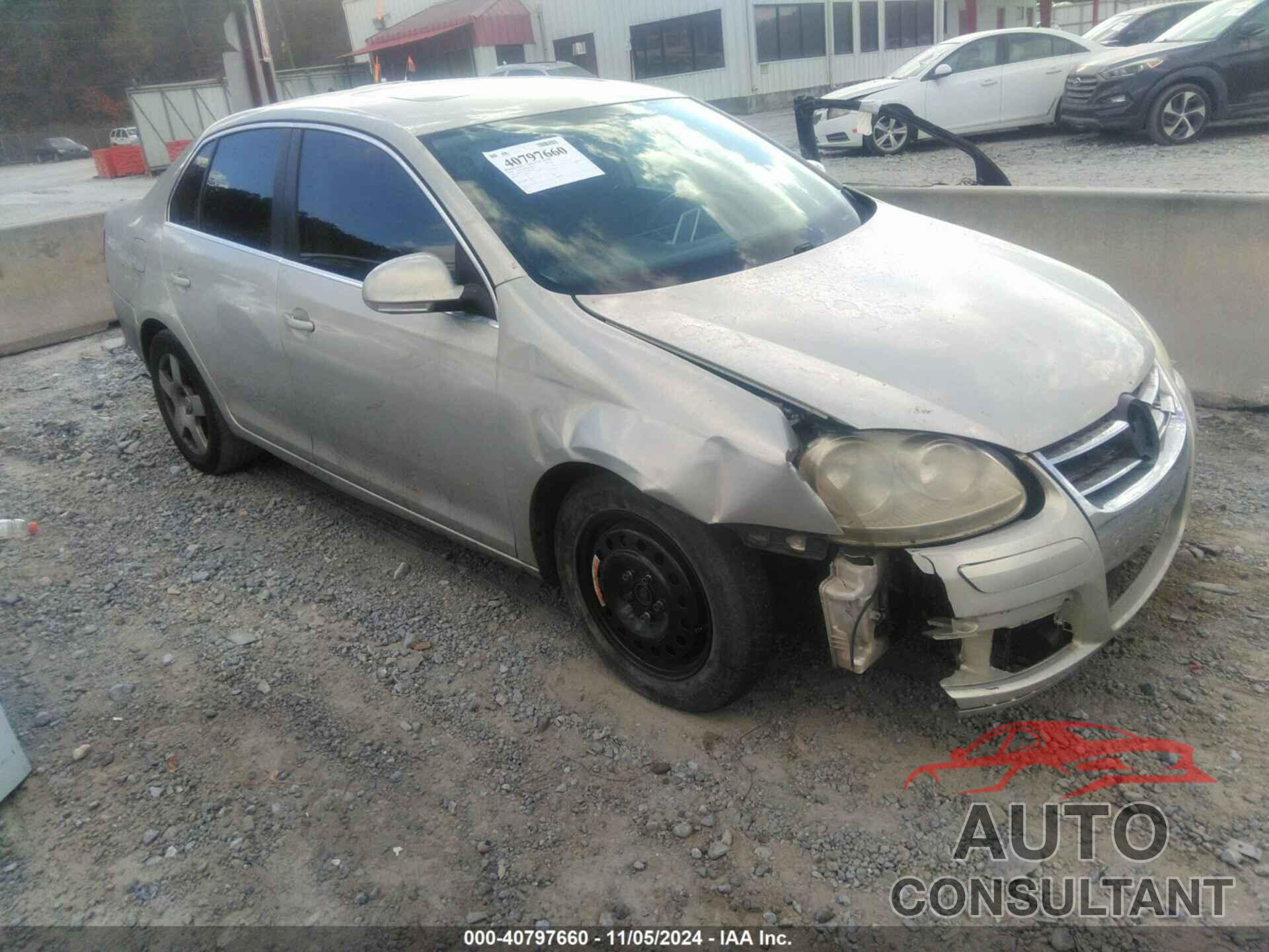 VOLKSWAGEN JETTA 2010 - 3VWRZ7AJ7AM023882