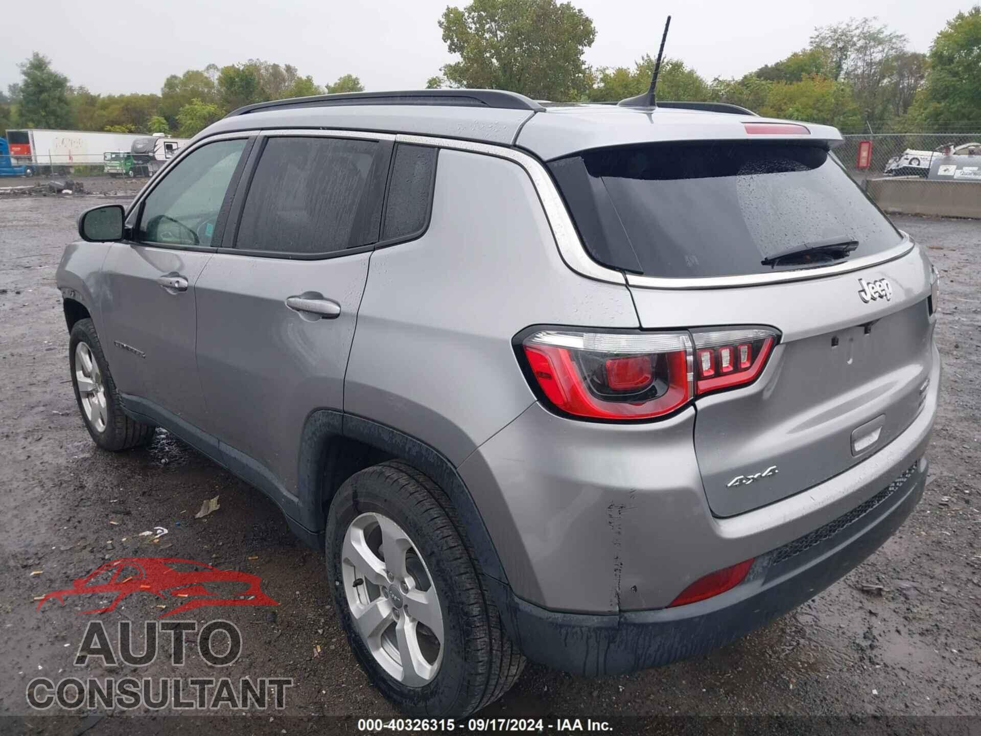 JEEP COMPASS 2018 - 3C4NJDBB4JT262410
