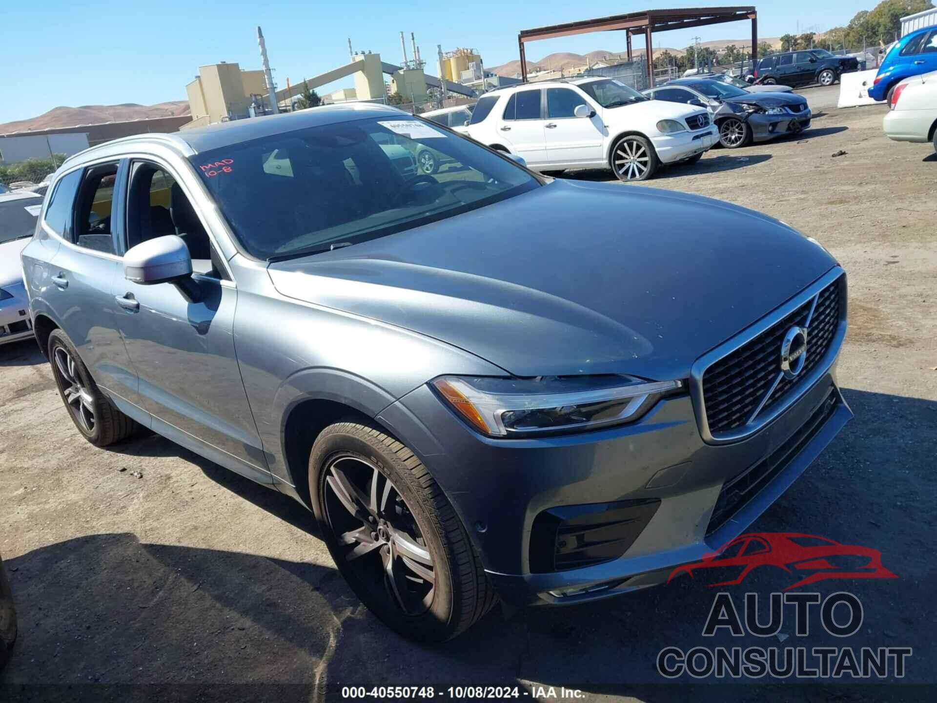 VOLVO XC60 2018 - LYV102RM2JB118125