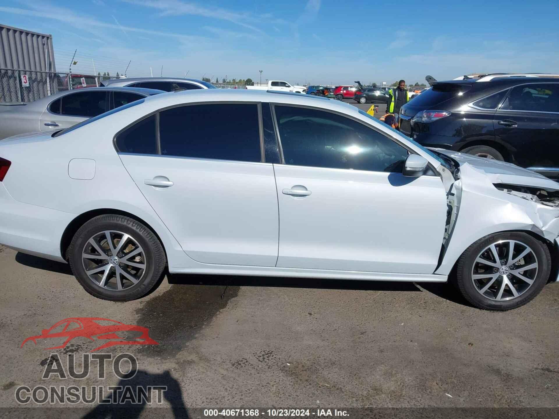VOLKSWAGEN JETTA 2018 - 3VWDB7AJ7JM258099
