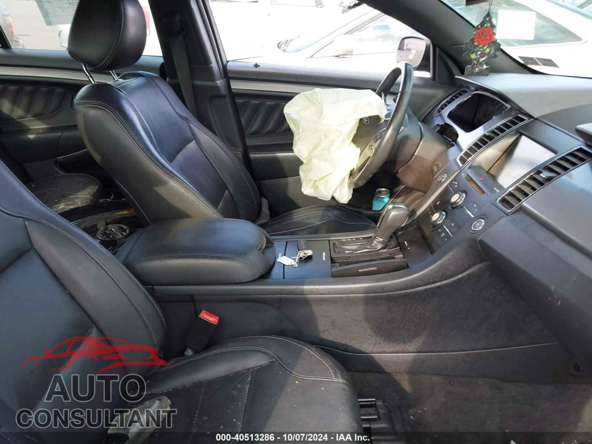 FORD TAURUS 2015 - 1FAHP2E85FG111934